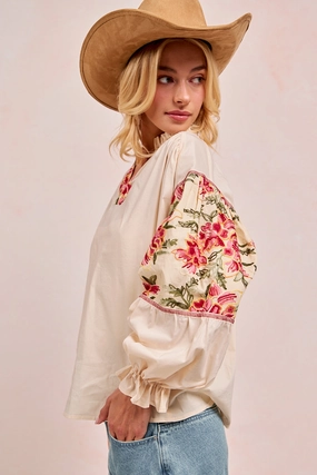 IT4478-01 | SOLID WOVEN TOP WITH EMBROIDERY BLOCK RUFFLED EDGE Classic Fit