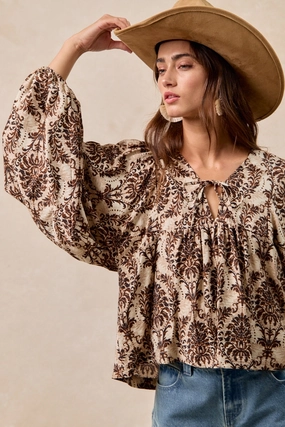 IT4534S-04P | PRINTED WOVEN FRONT TIED TOP WITH BALOON SLEEVE Modern Utility