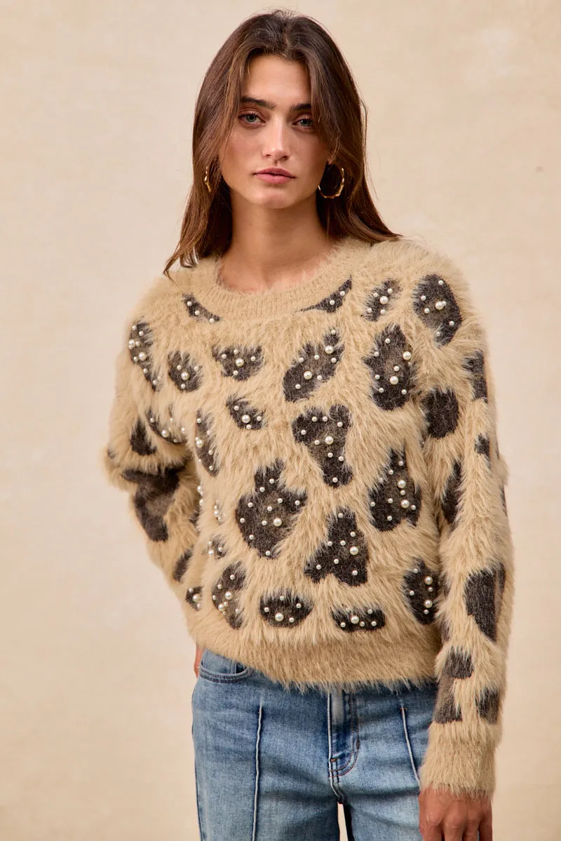 IT4825-01 | LEOPARD ARTWORK FLUFFY SWEATER TOP WITH PEARL Light Fabric Fashionable Cut