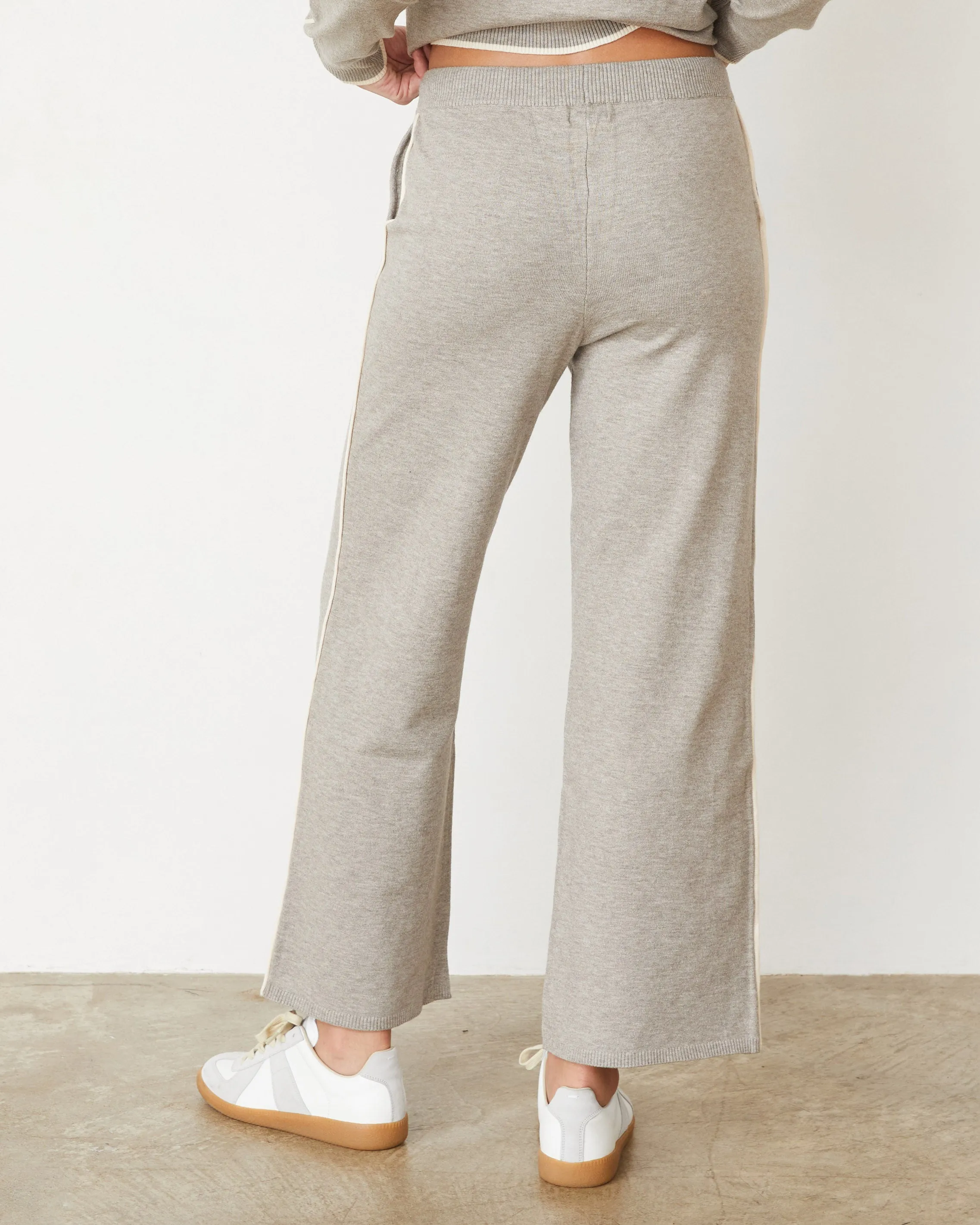 Lightknit Pant With Contrast Piping Modernized Style