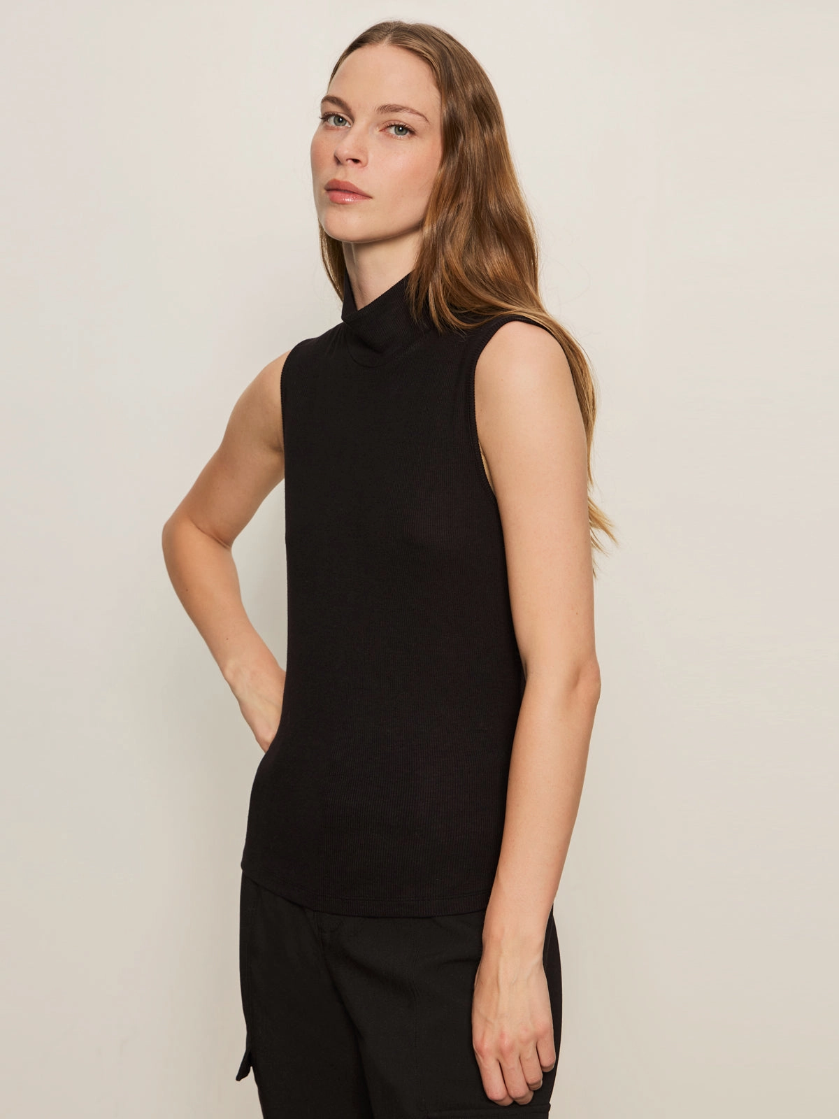 Lightweight Comfort Essential Sleeveless Mock Neck Tank Black