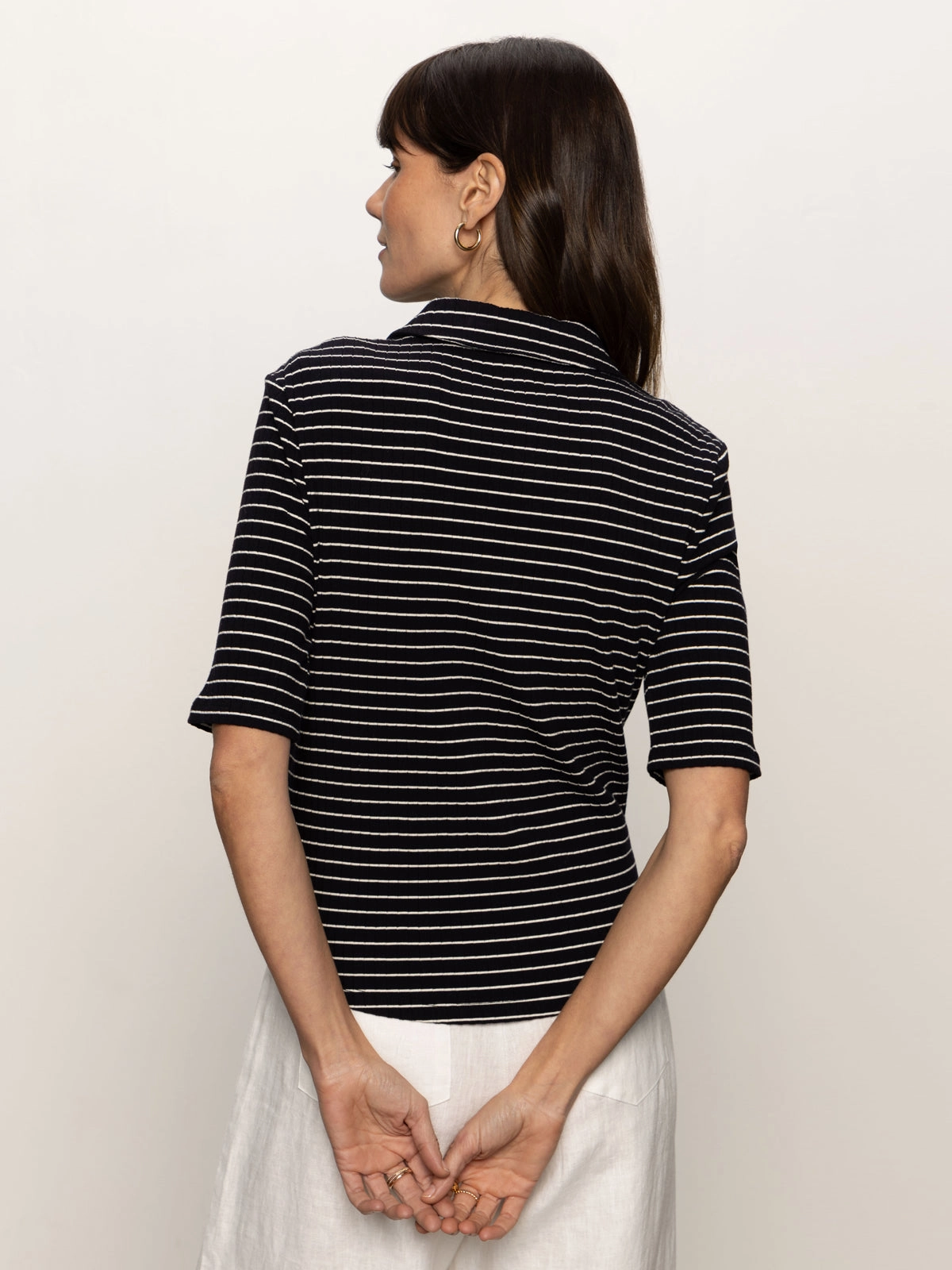 Lightweight Feel Half Sleeve Ribbed Knit Shirt Black Chalk Stripe