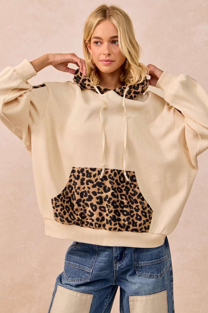Adventure Day Look Easy Layering IT4472G-01 | WAFFLE THERMAL AND LEOPARD MIX AND MATCH HOODIE