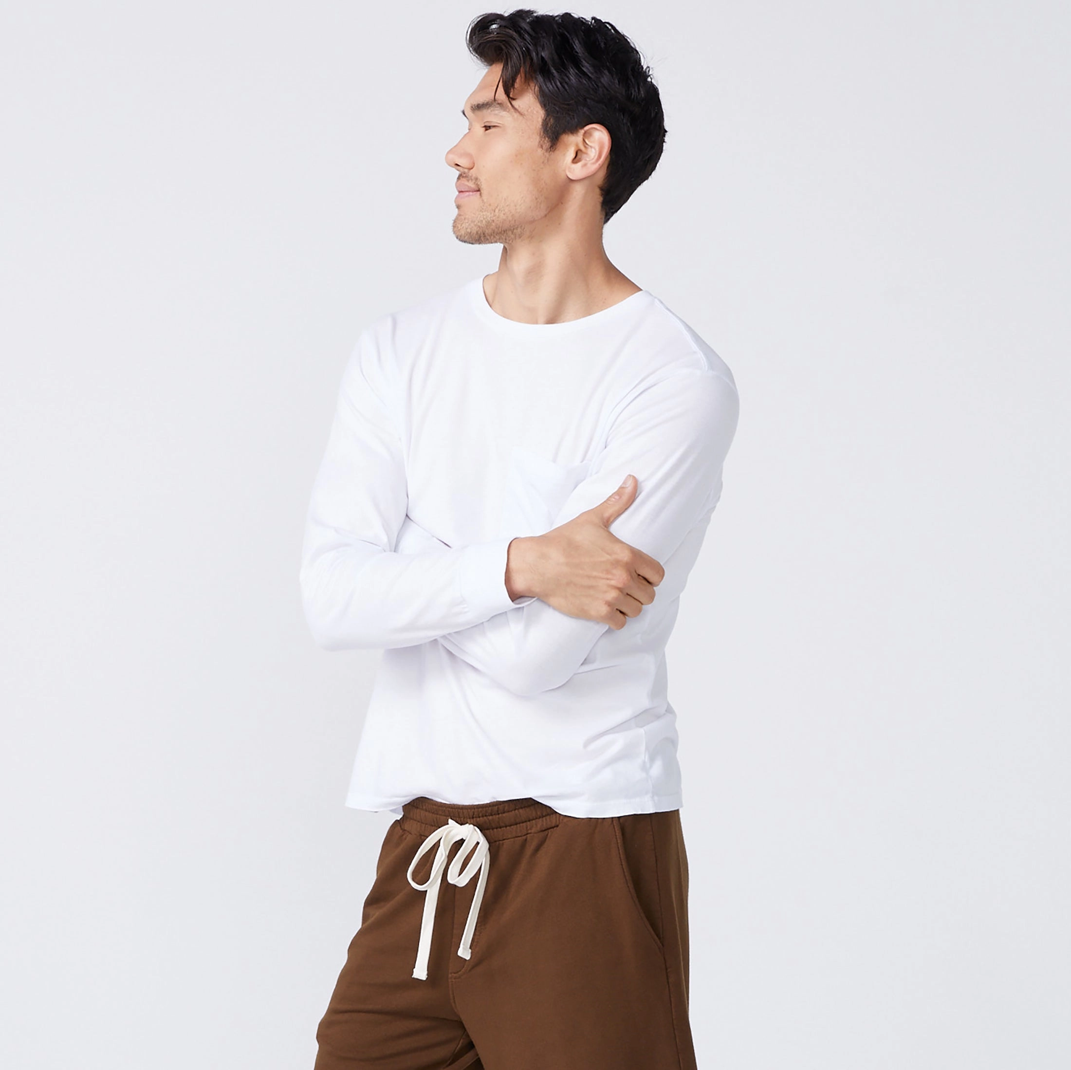 Long Sleeve Pocket Crew Versatile Chic Fit