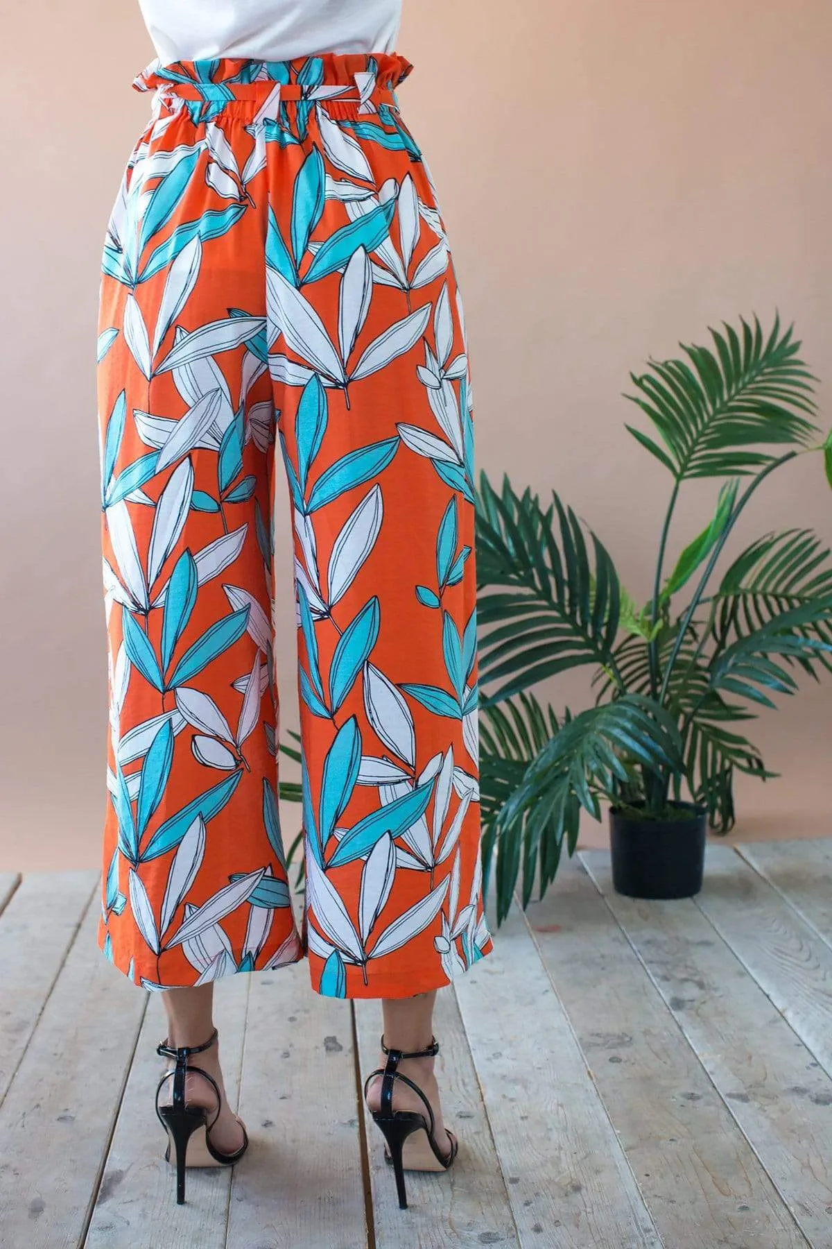 Lukas Cropped Wide Leg Pant With Paperbag Waist- Rio Flora Lift-tummy