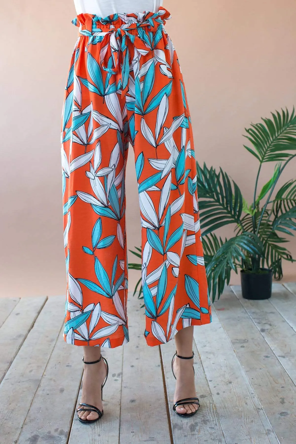 Lukas Cropped Wide Leg Pant With Paperbag Waist- Rio Flora Lift-tummy