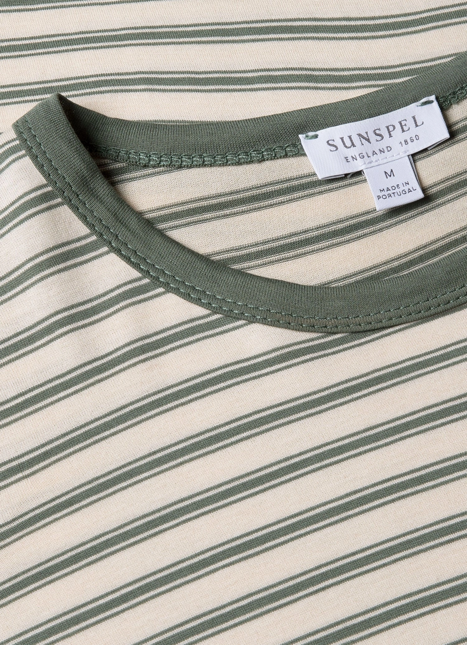 Men's Classic T-shirt in Dusk Green/Undyed Slim Trend Summer