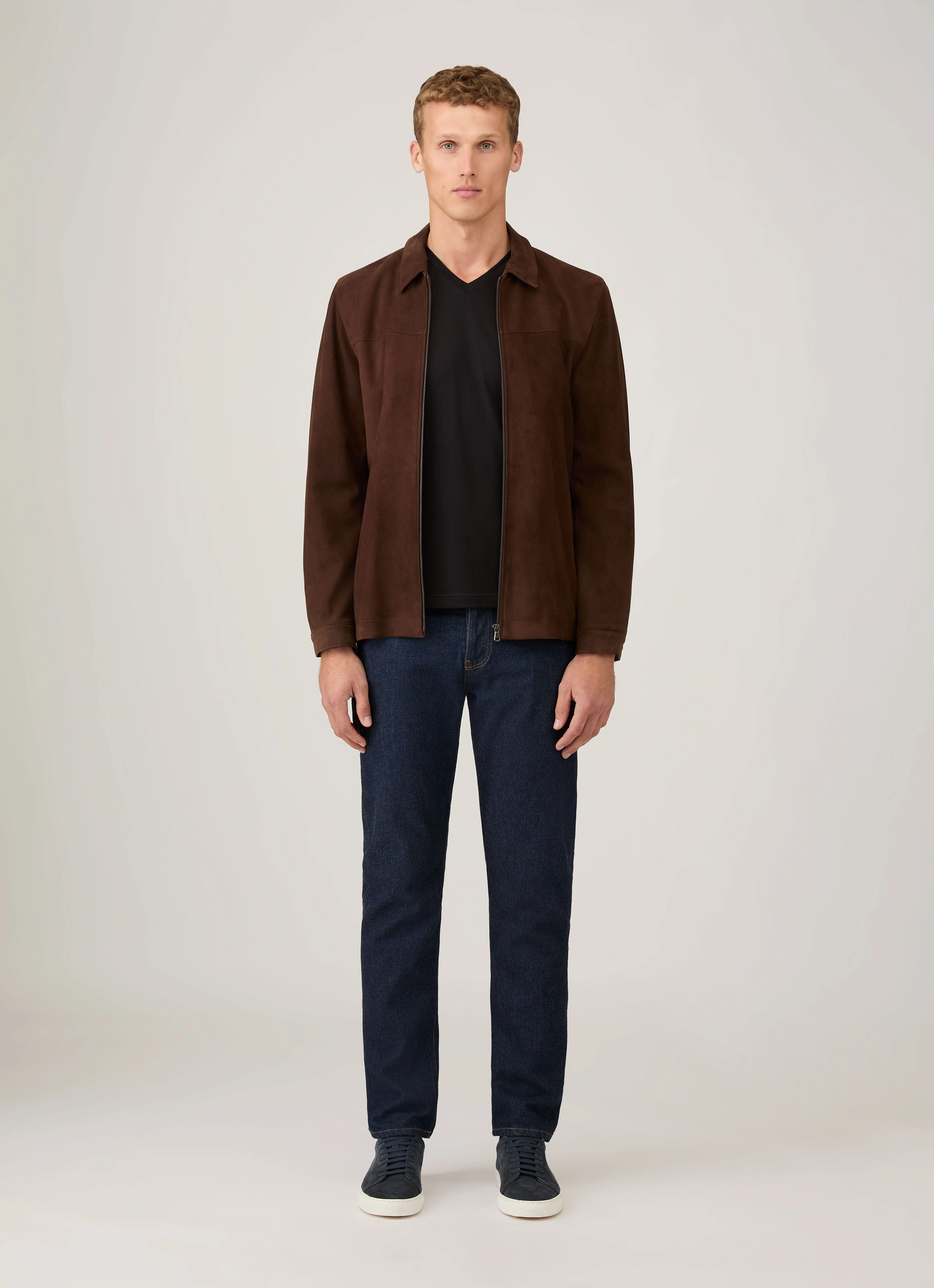 Men's Riviera V-neck T-shirt in Black Casual Cut