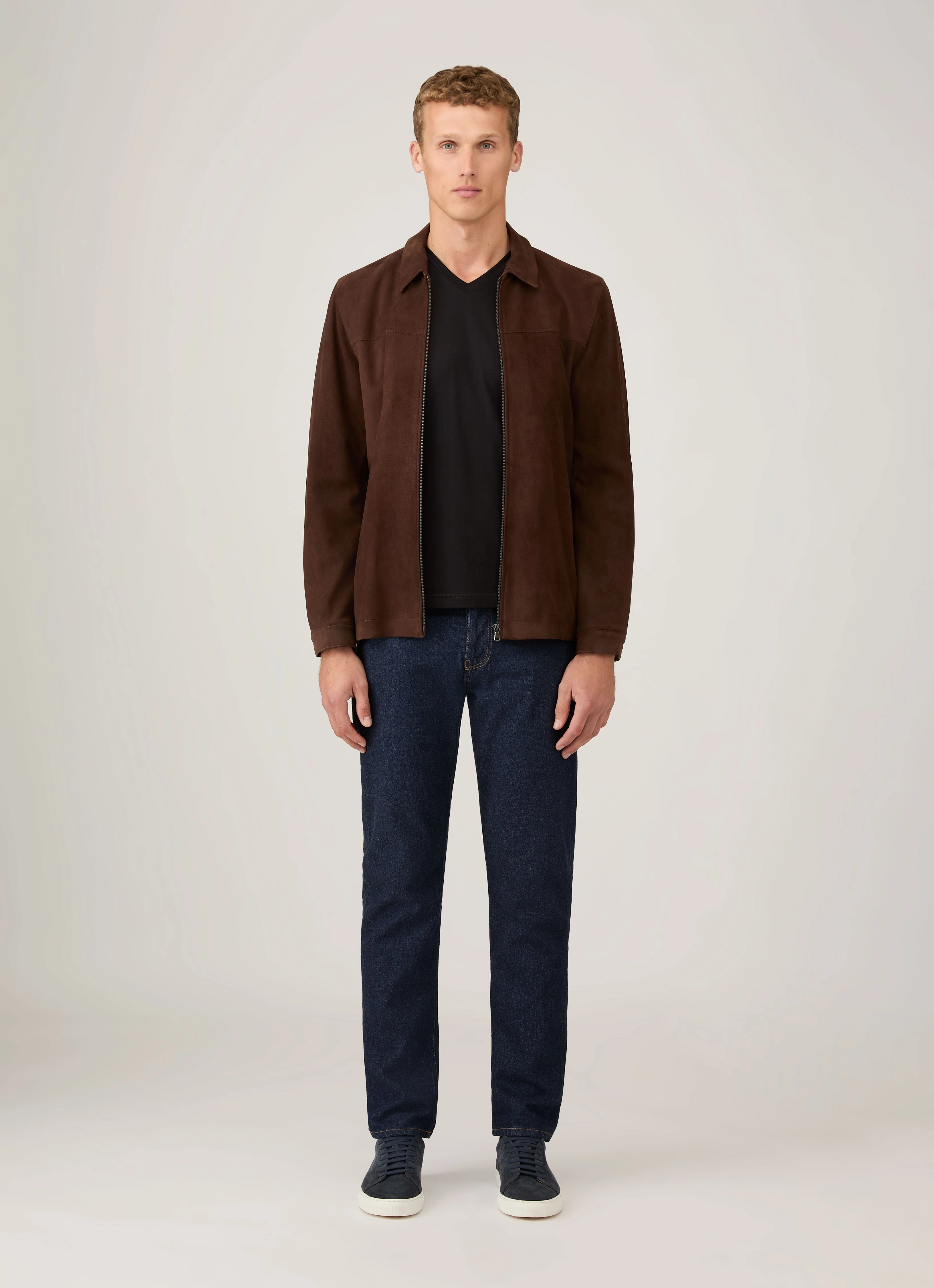 Men's Riviera V-neck T-shirt in Black Casual Cut