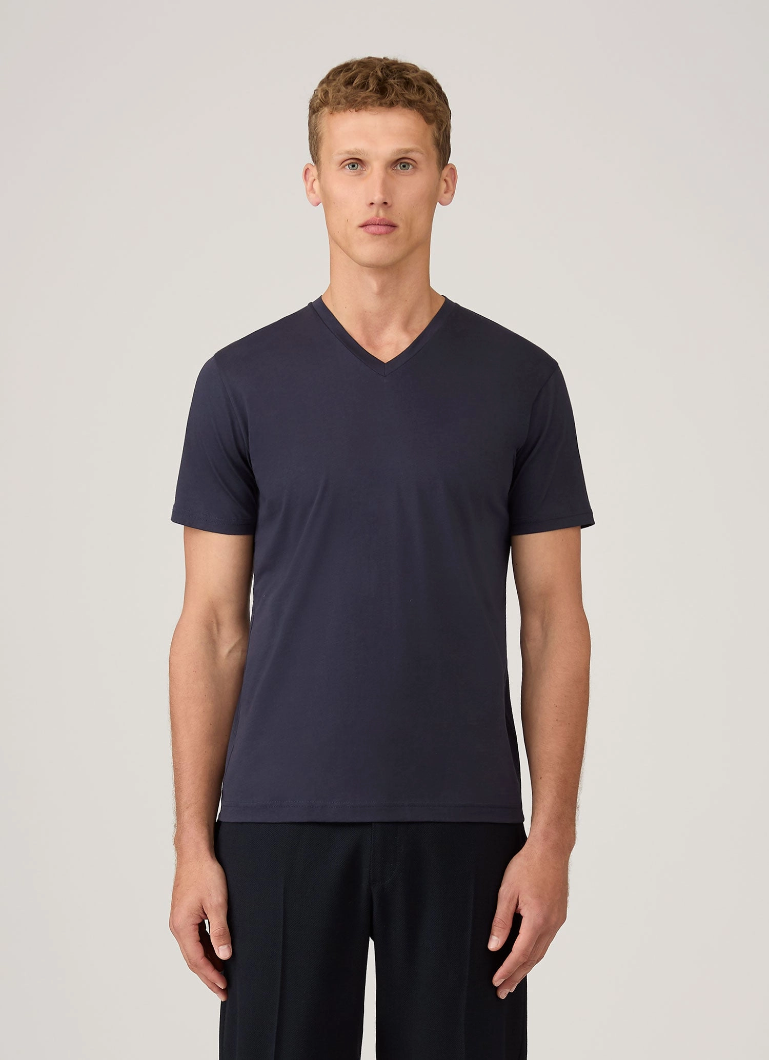 Men's Riviera V-neck T-shirt in Navy Modern Pick Beach