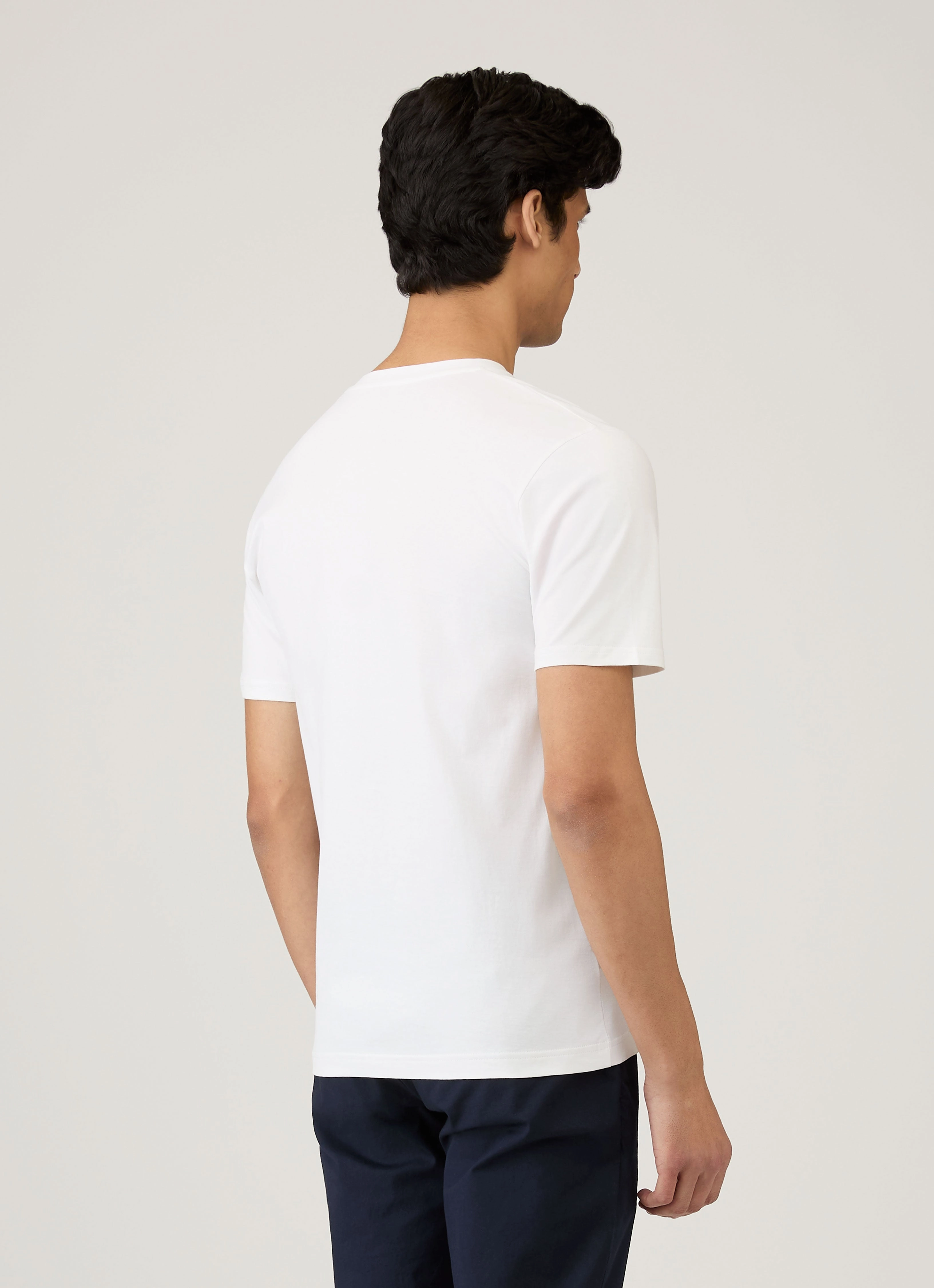 Men's Riviera V-neck T-shirt in White Lightweight Form Beach