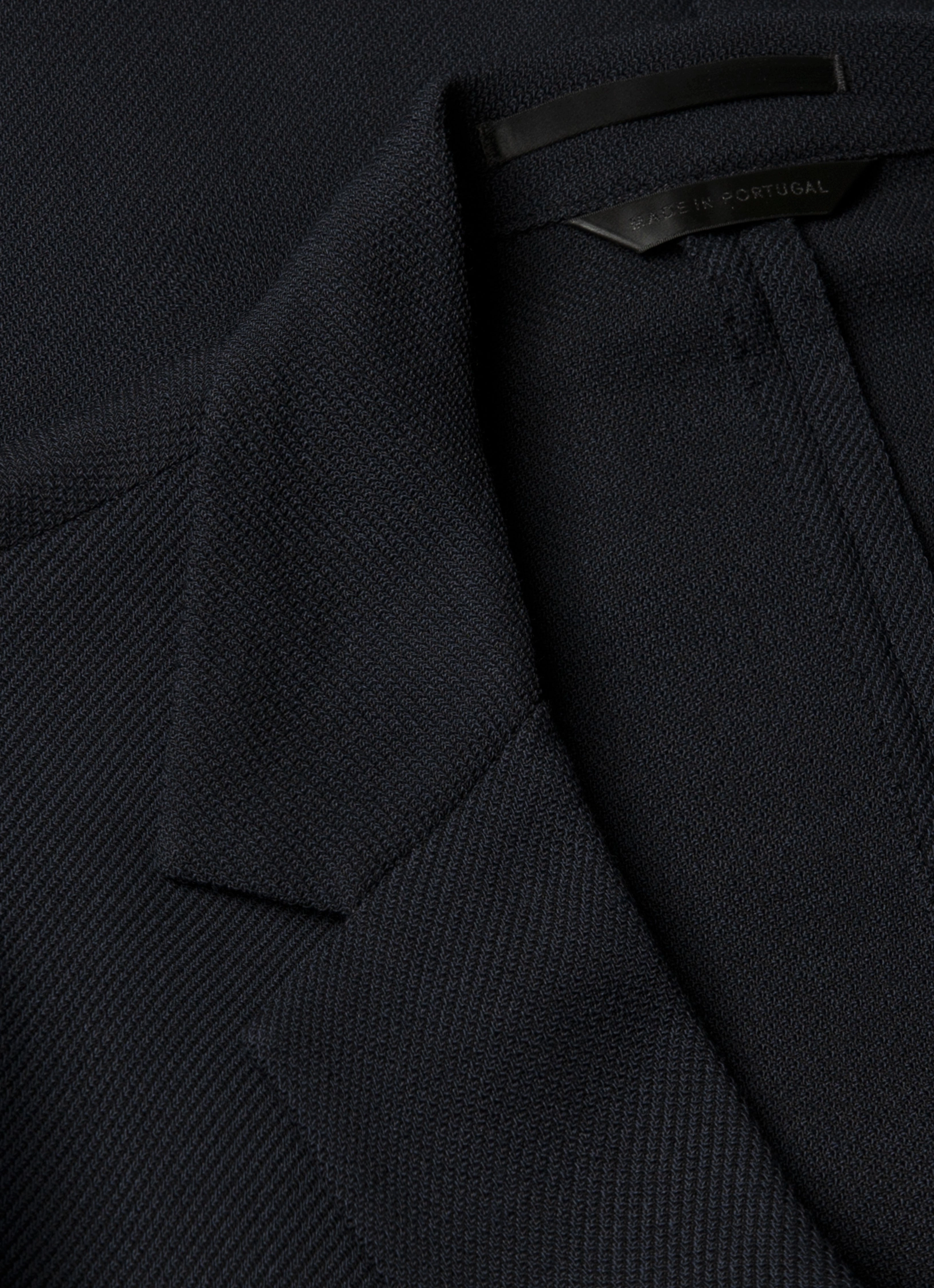 Men's Textured Wool Blazer in Navy timeless jacket