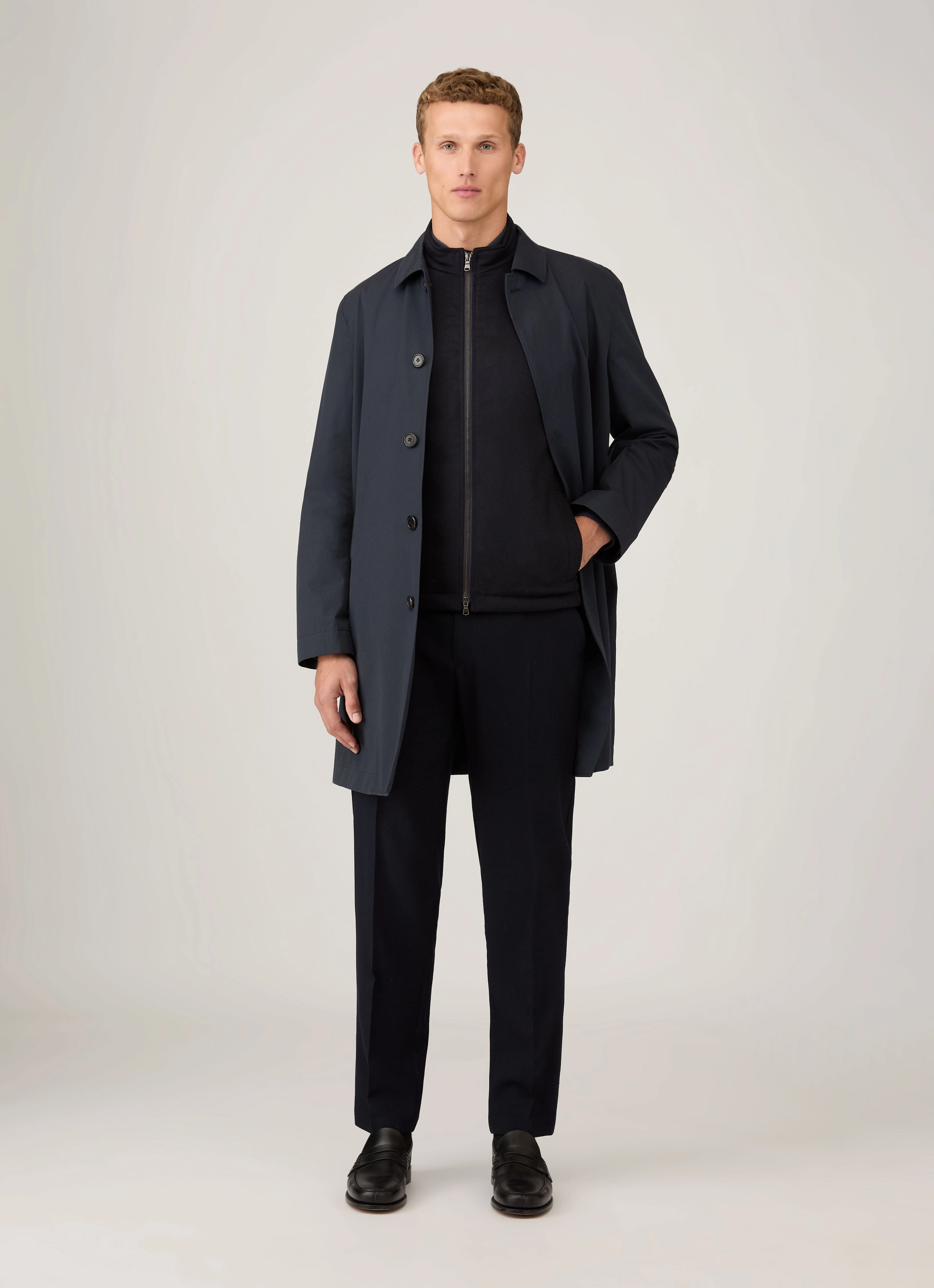 Men's Wool Cashmere Gilet in Navy art expo