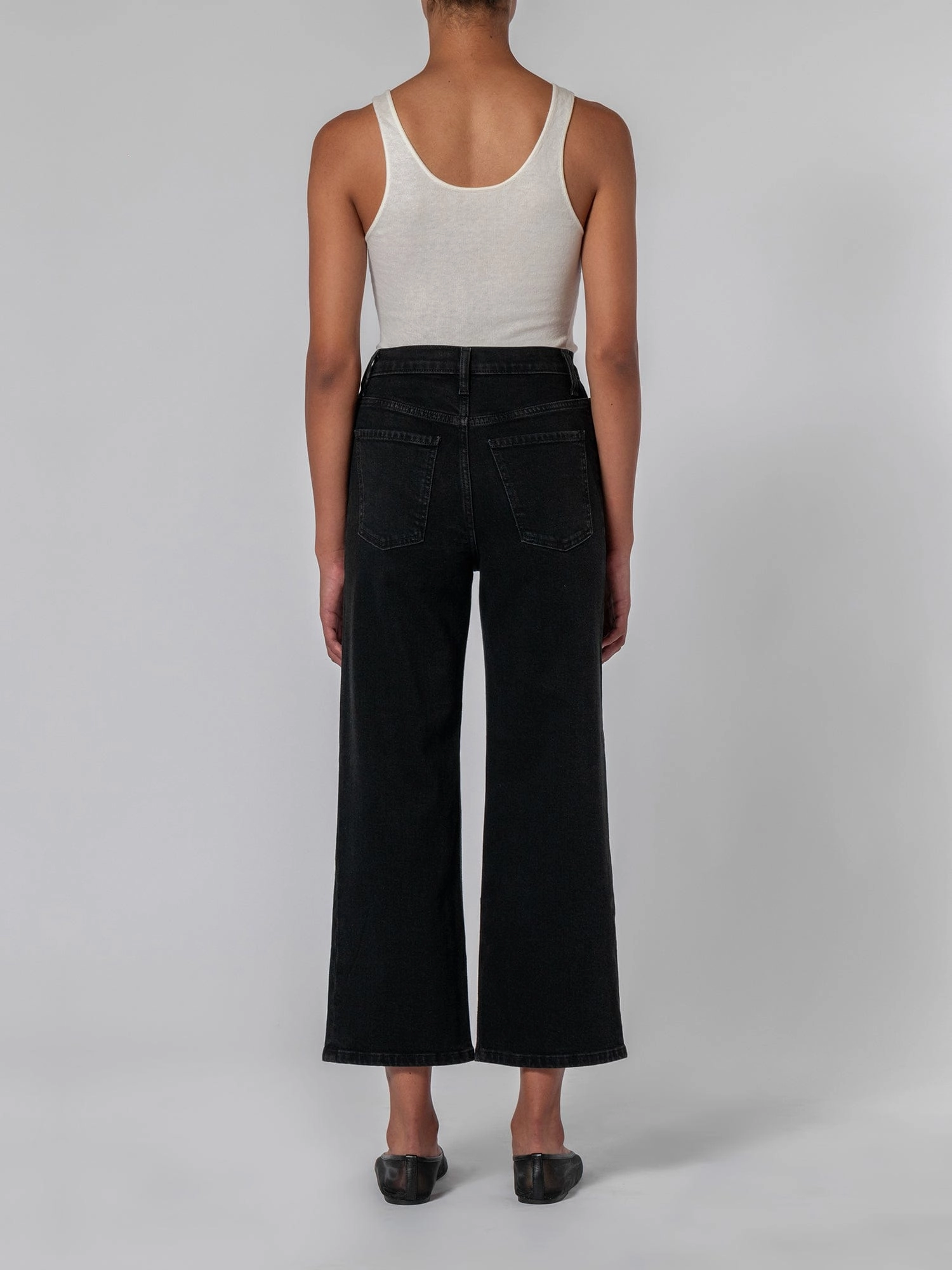Milla Jean Astorial Black Minimal Form