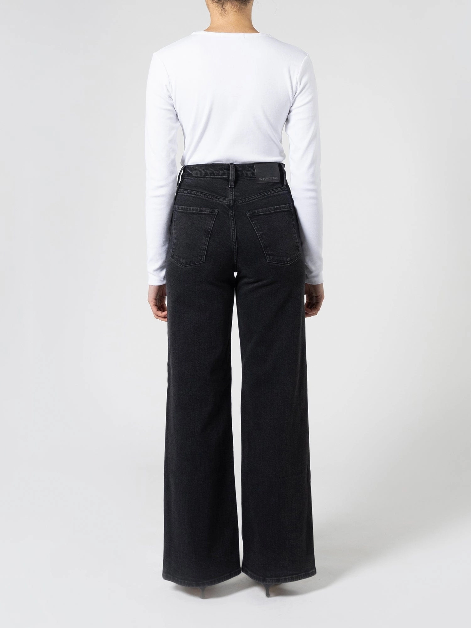 Milla Jean Long Shadow Black Weekend Fit