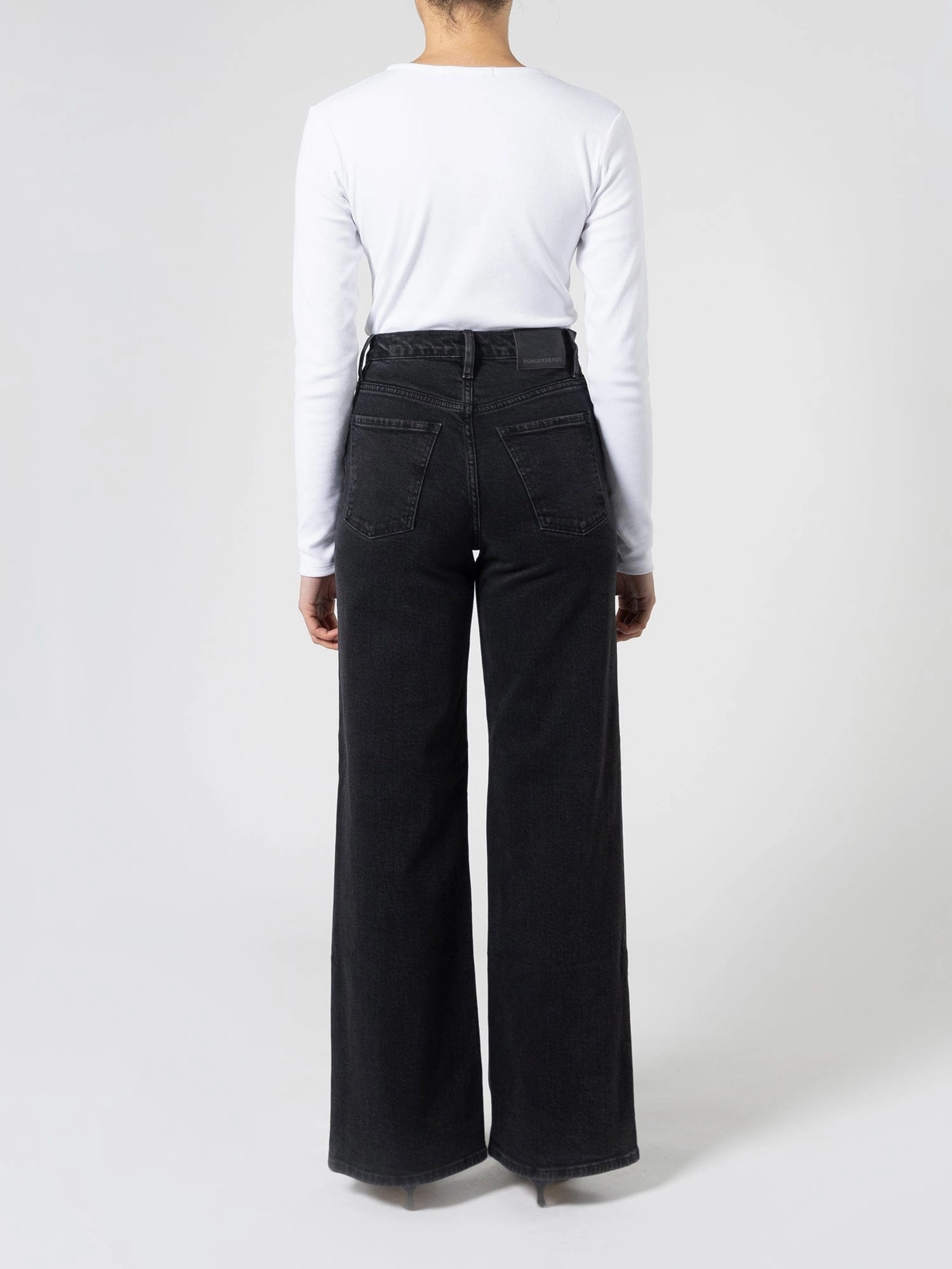 Milla Jean Long Shadow Black Weekend Fit