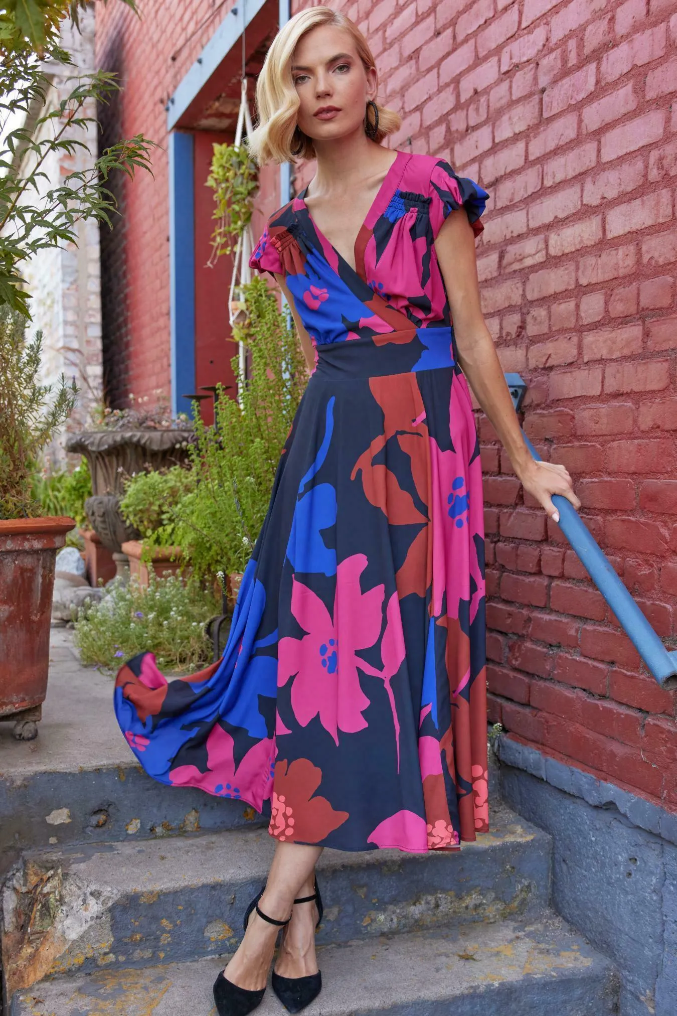 Misty Dress - Bold Bloom Style Versatile Air Comfort