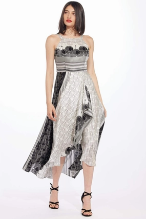 Simple and timeless piece Body Confident Jennie Dress - Bogata Dot