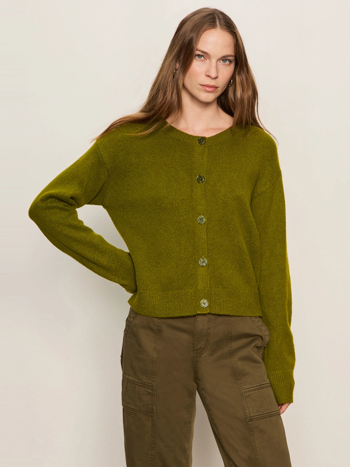 Must-Have Cardi Martini Olive Chic Design