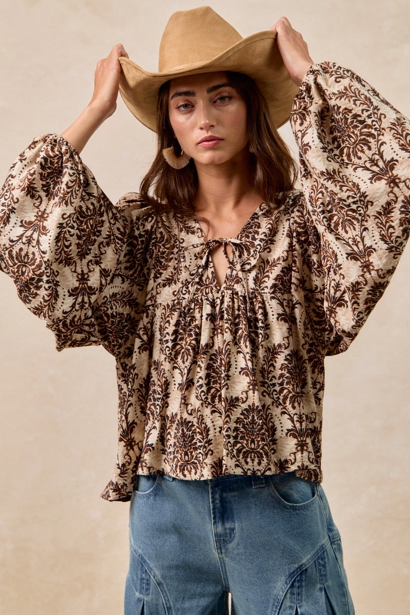 IT4534S-04 | PRINTED WOVEN FRONT TIED TOP WITH BALOON SLEEVE Core Style Button front