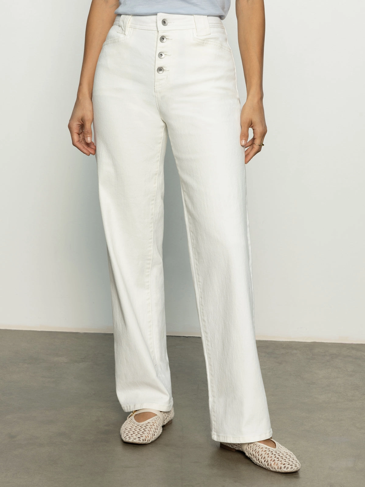 Perfect Comfort Luna Cuffed Standard Rise Jeans Bleached White