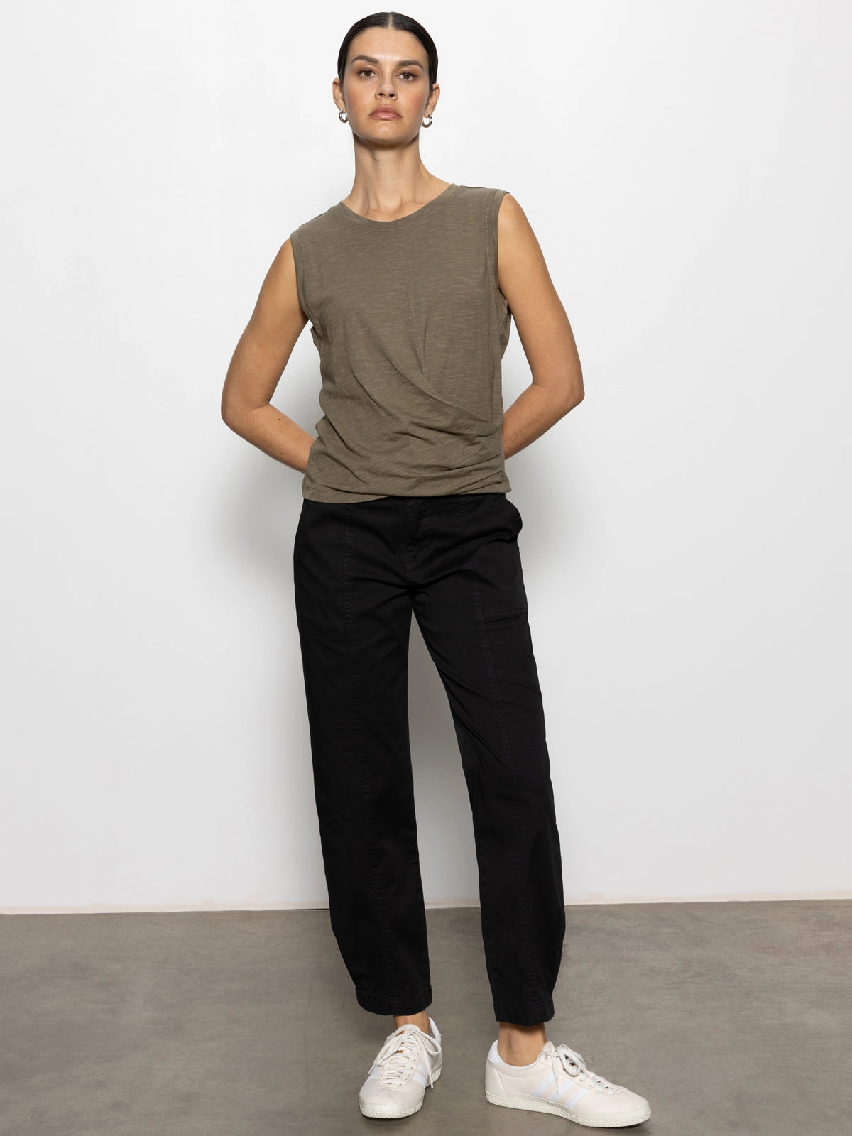 Perfect Stretch Sahara Tapered Standard Rise Pant Black