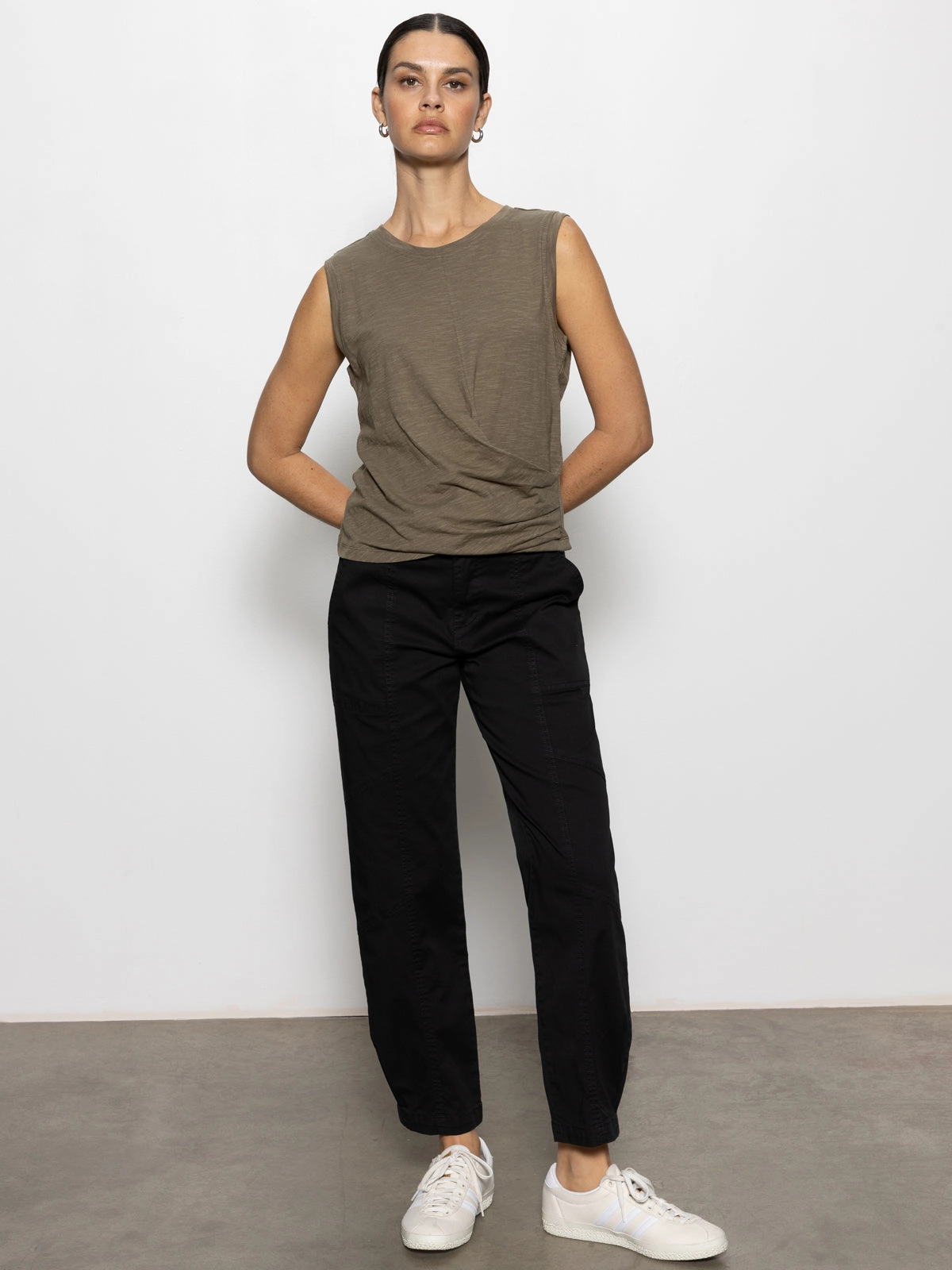 Perfect Stretch Sahara Tapered Standard Rise Pant Black