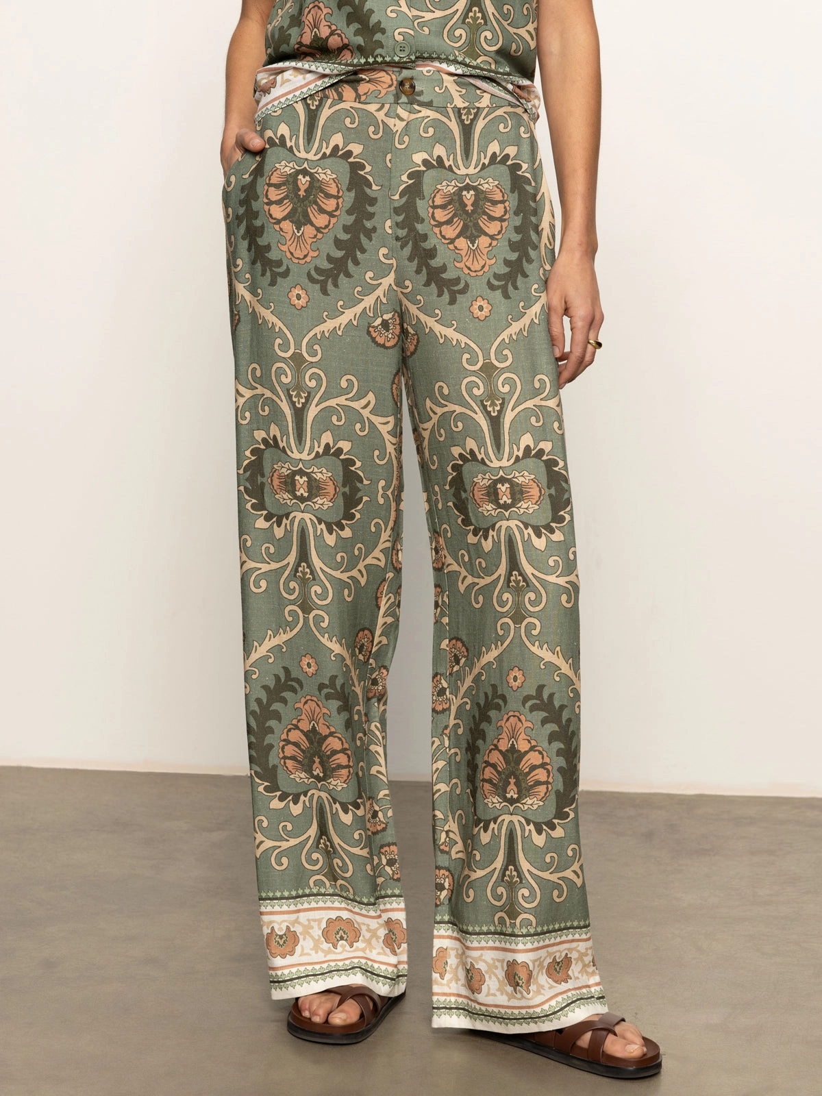 The Soft Semi High Rise Trouser Mezzo Sage distressed design