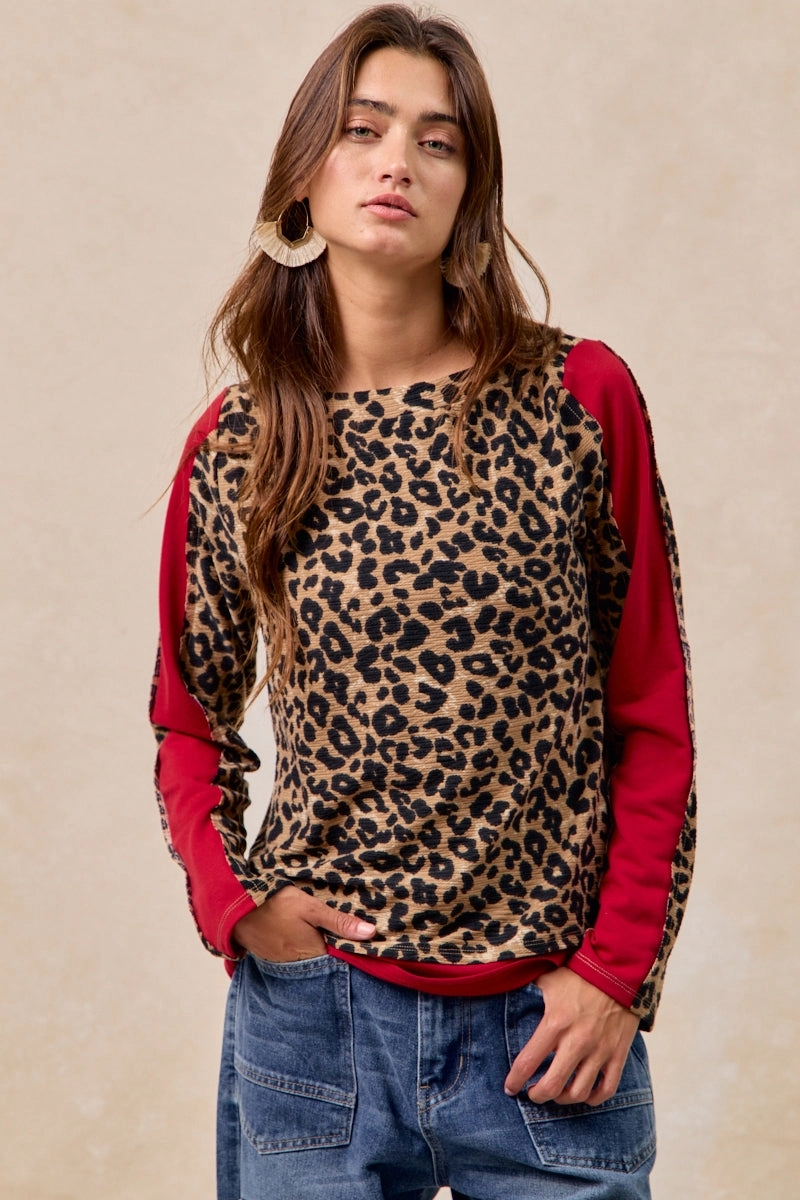 Frayed hem High-waisted fit IT4464S-02 | LEOPARD THERMAL KNIT WITH CONTRAST BOAT NECK TOP