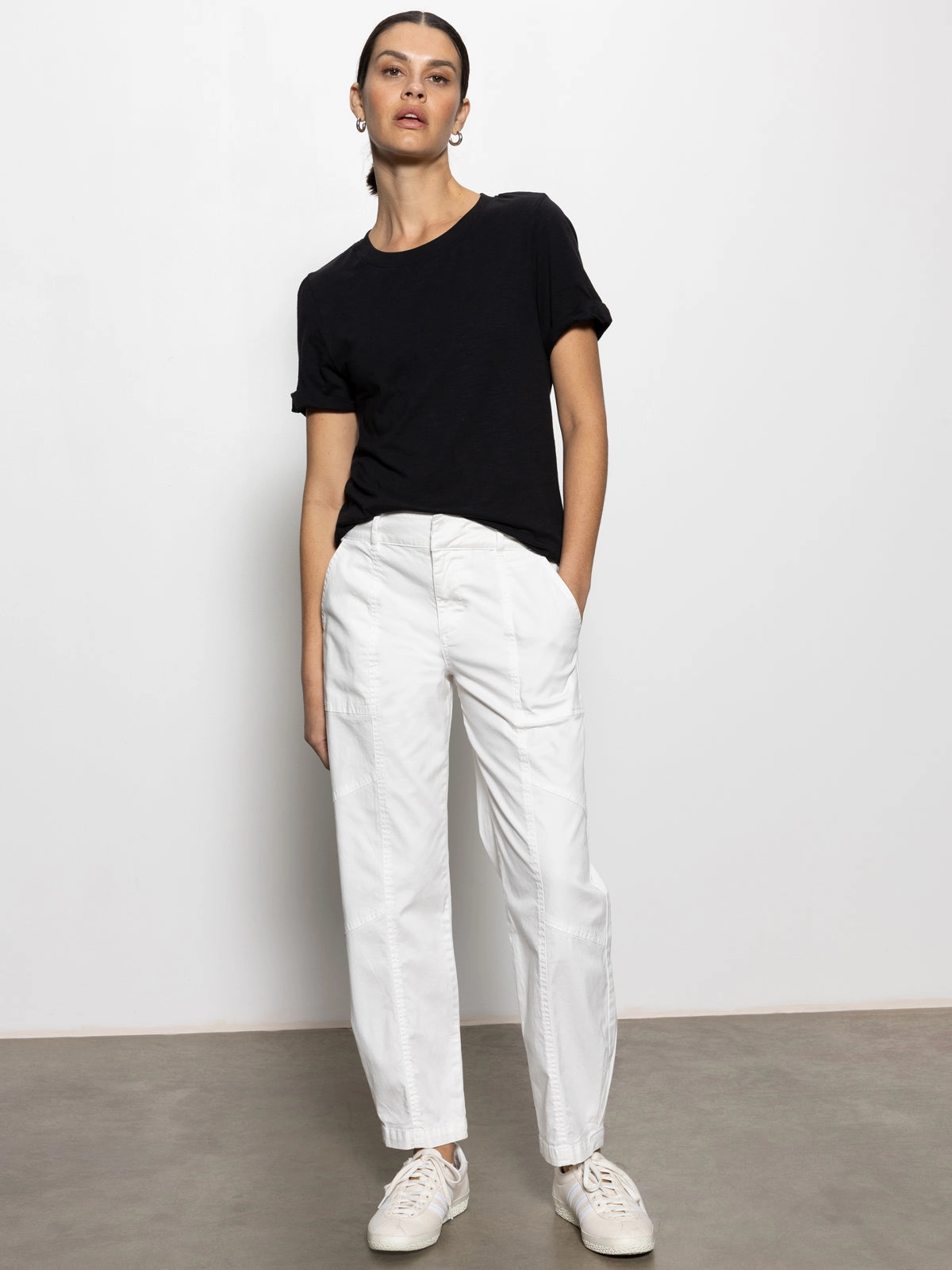 Premium Quality Sahara Tapered Standard Rise Pant Chalk