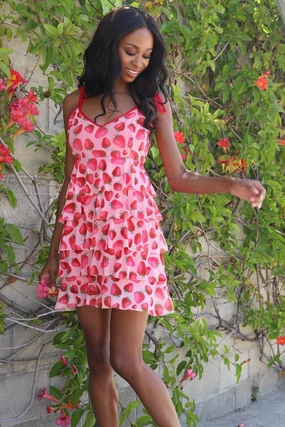Modern mini dress with sleeves Chic Look Rada Dress - Strawberry Fields