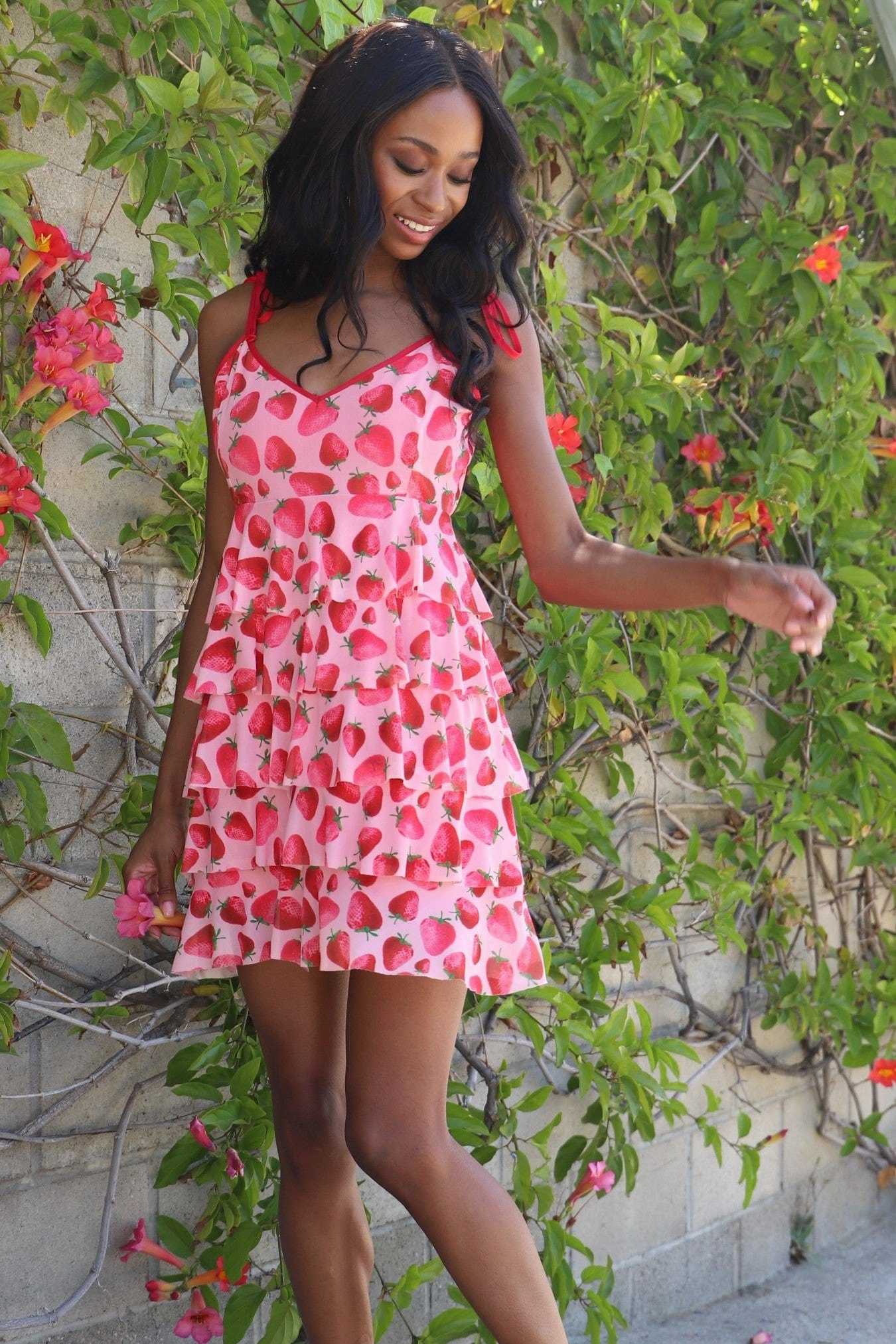 Modern mini dress with sleeves Chic Look Rada Dress - Strawberry Fields