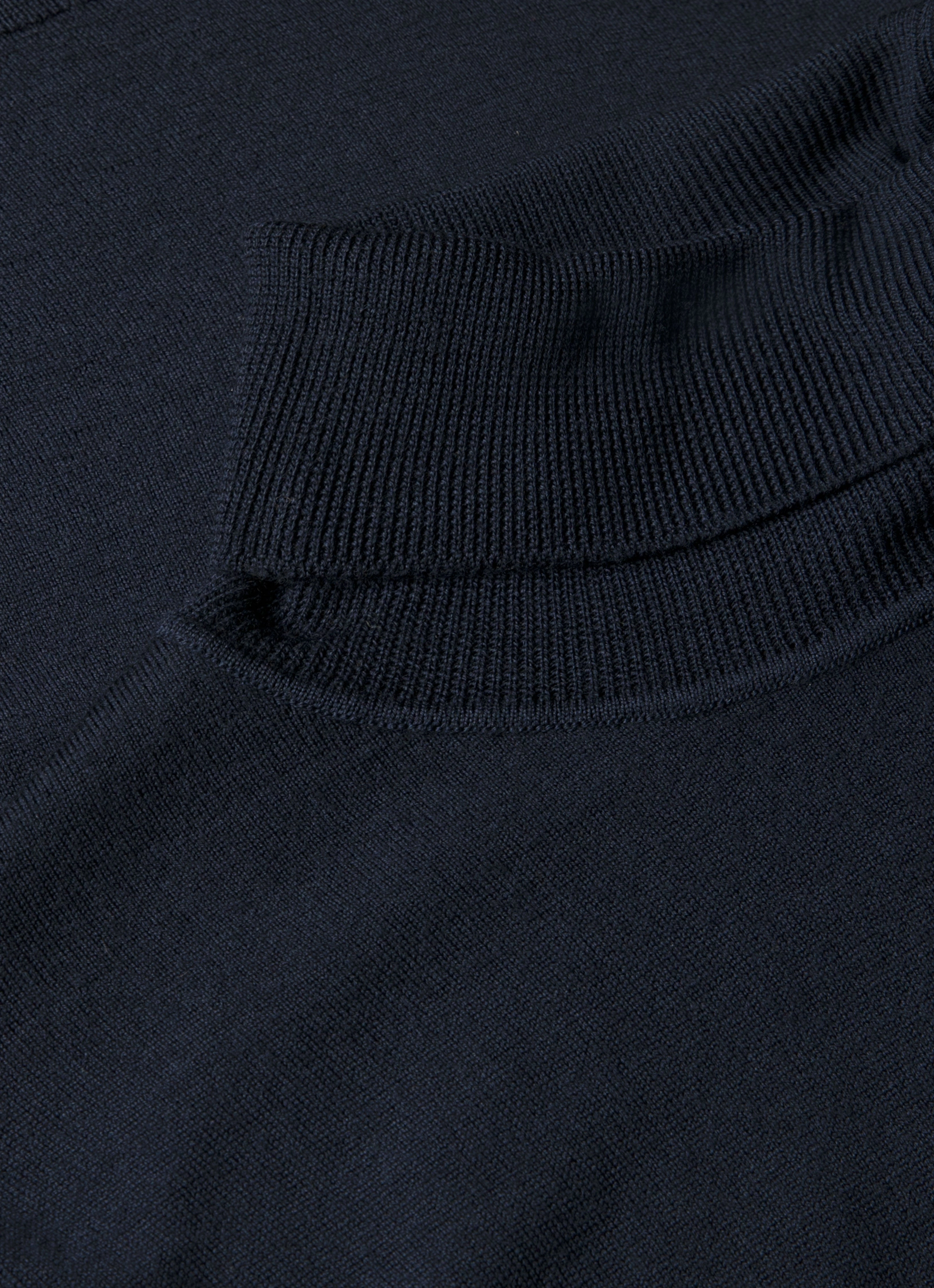 Raglan Sleeve Men's Extra-Fine Merino Roll Neck in Navy