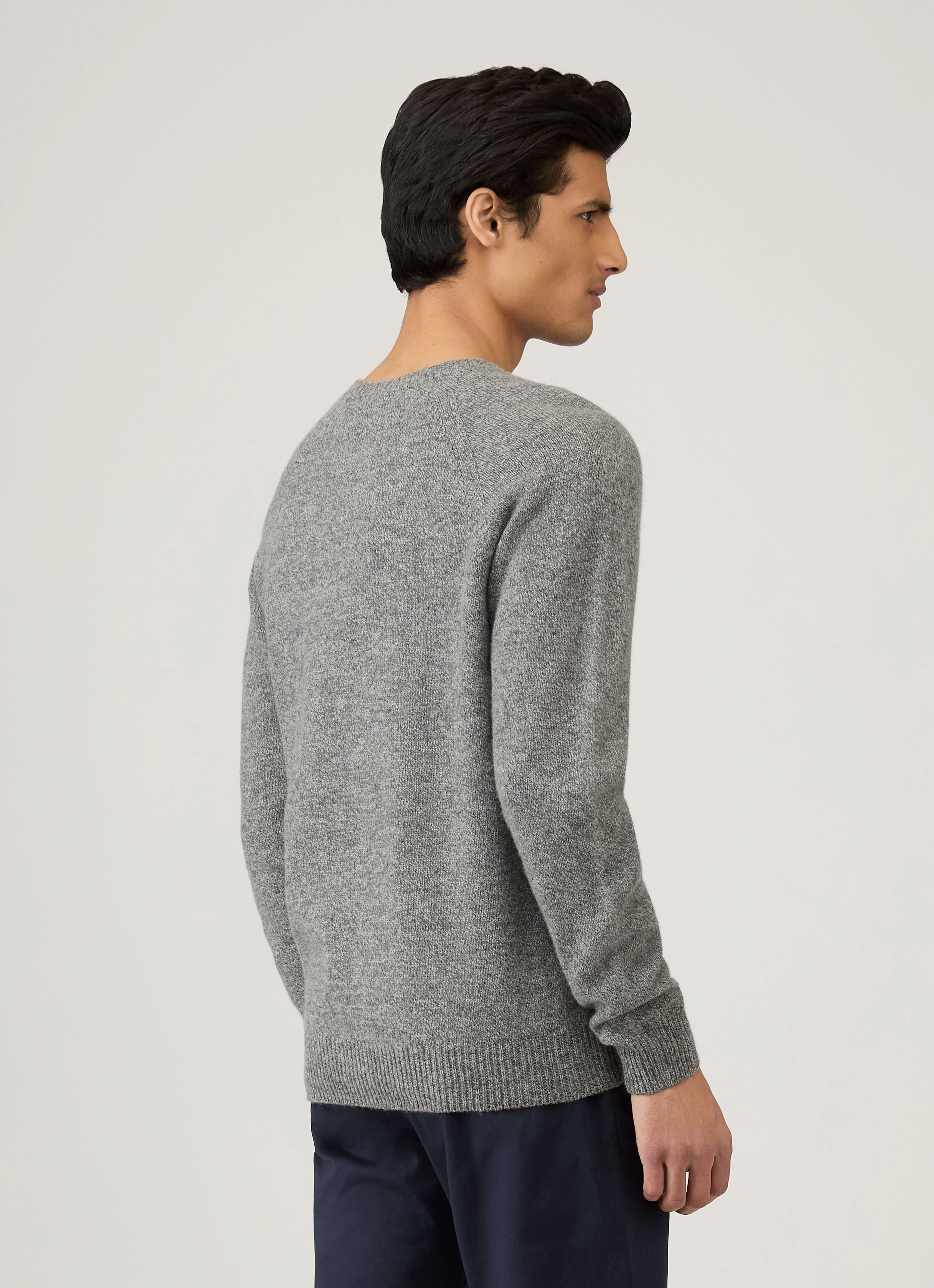 Raglan Sleeve Men's Lambswool Crew Neck Jumper in Mid Grey Melange