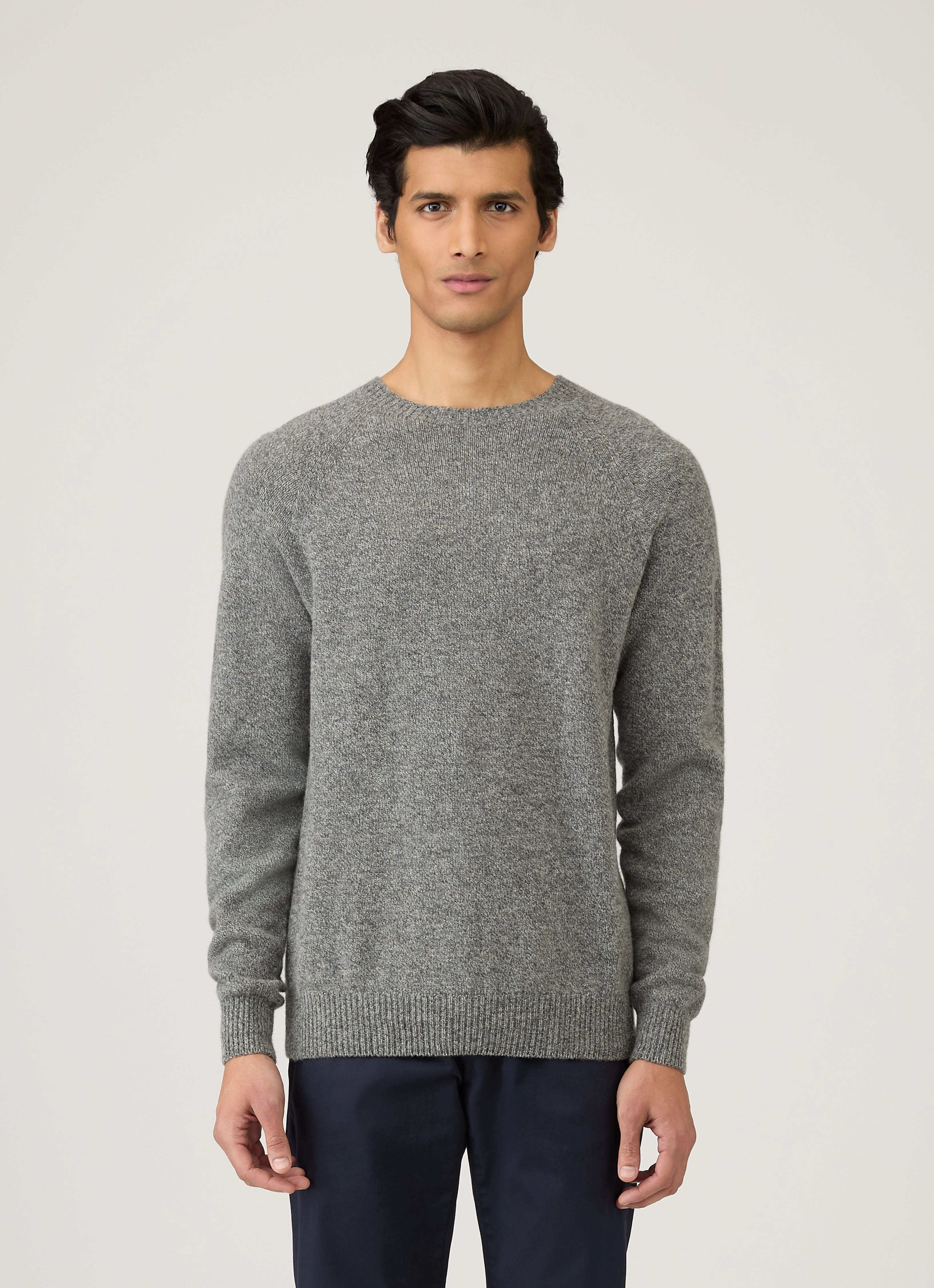 Raglan Sleeve Men's Lambswool Crew Neck Jumper in Mid Grey Melange