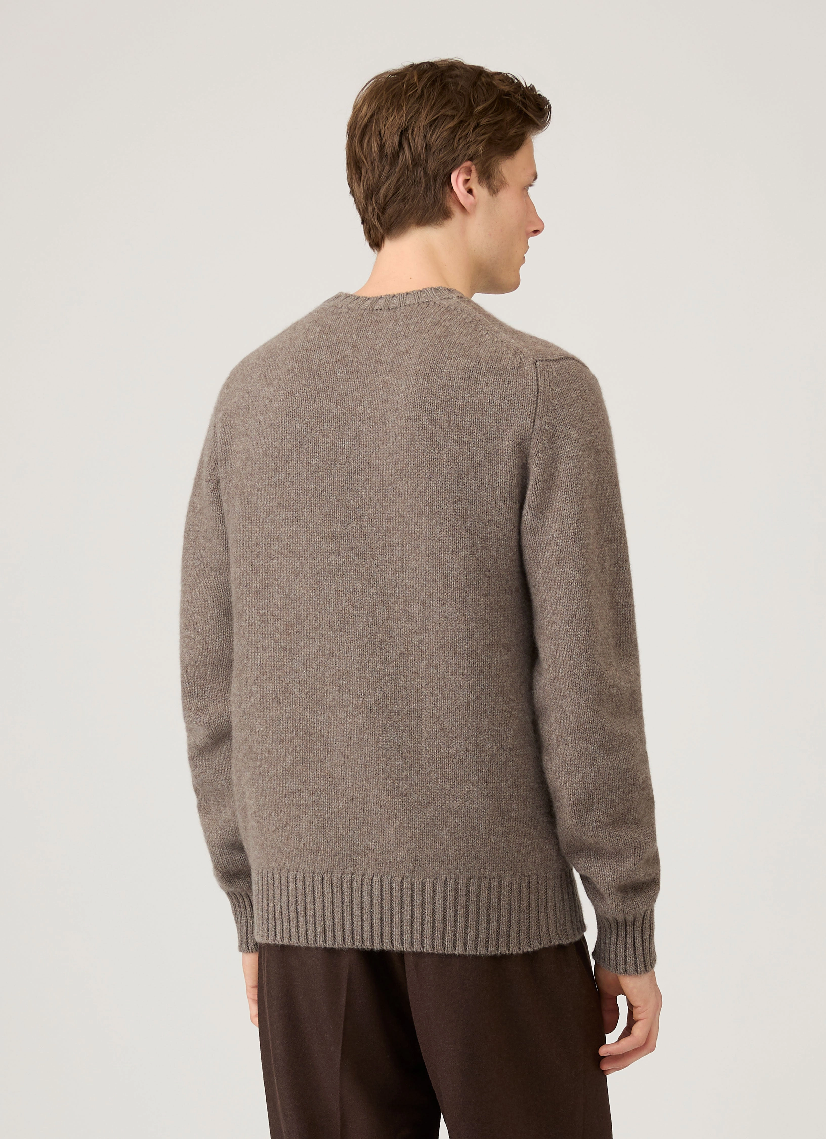 Raglan Sleeve Men's Roxburgh Cashmere Jumper in Bark