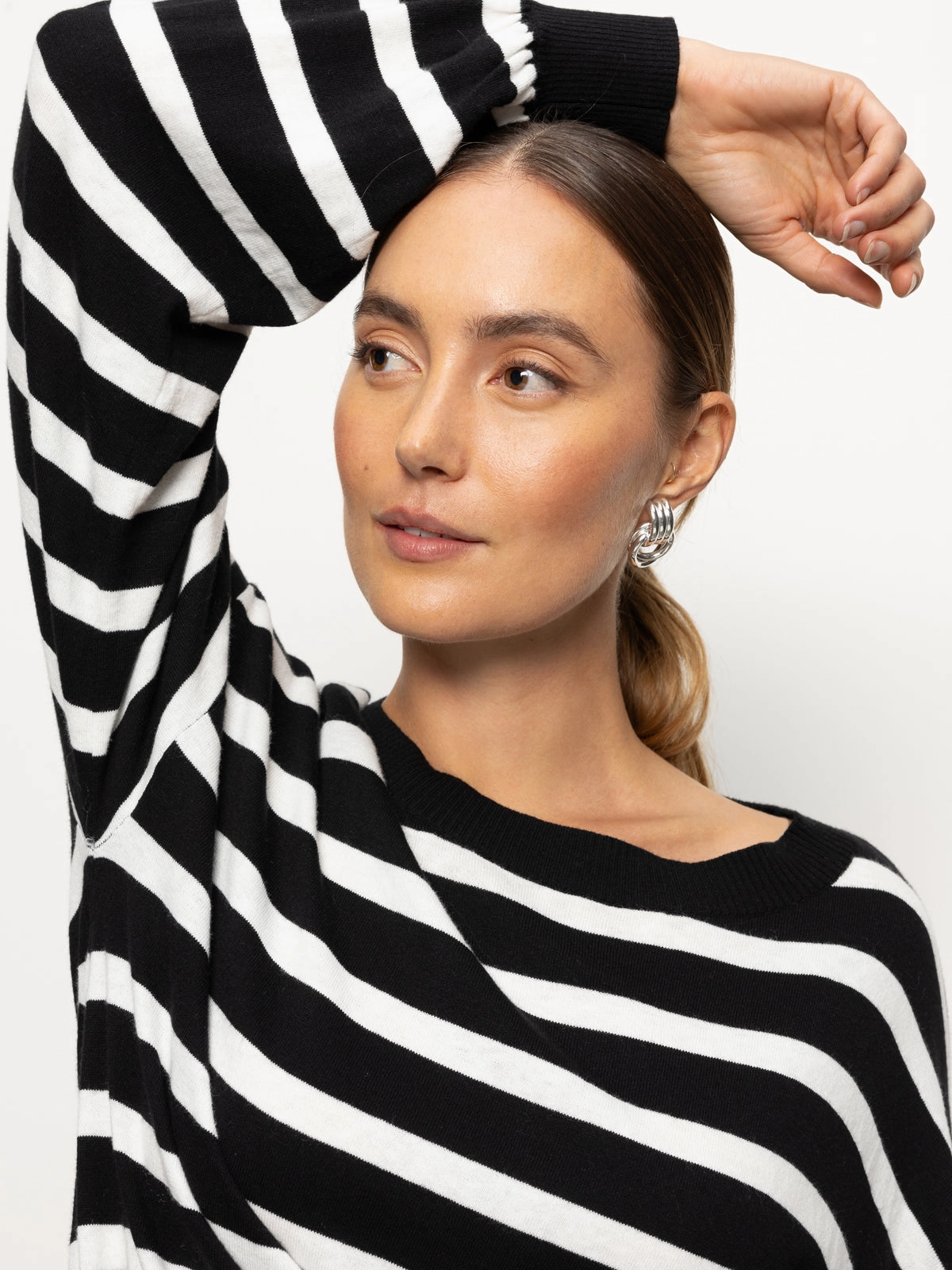 ?????? Side Tie Sweater Black/ Chalk Stripe