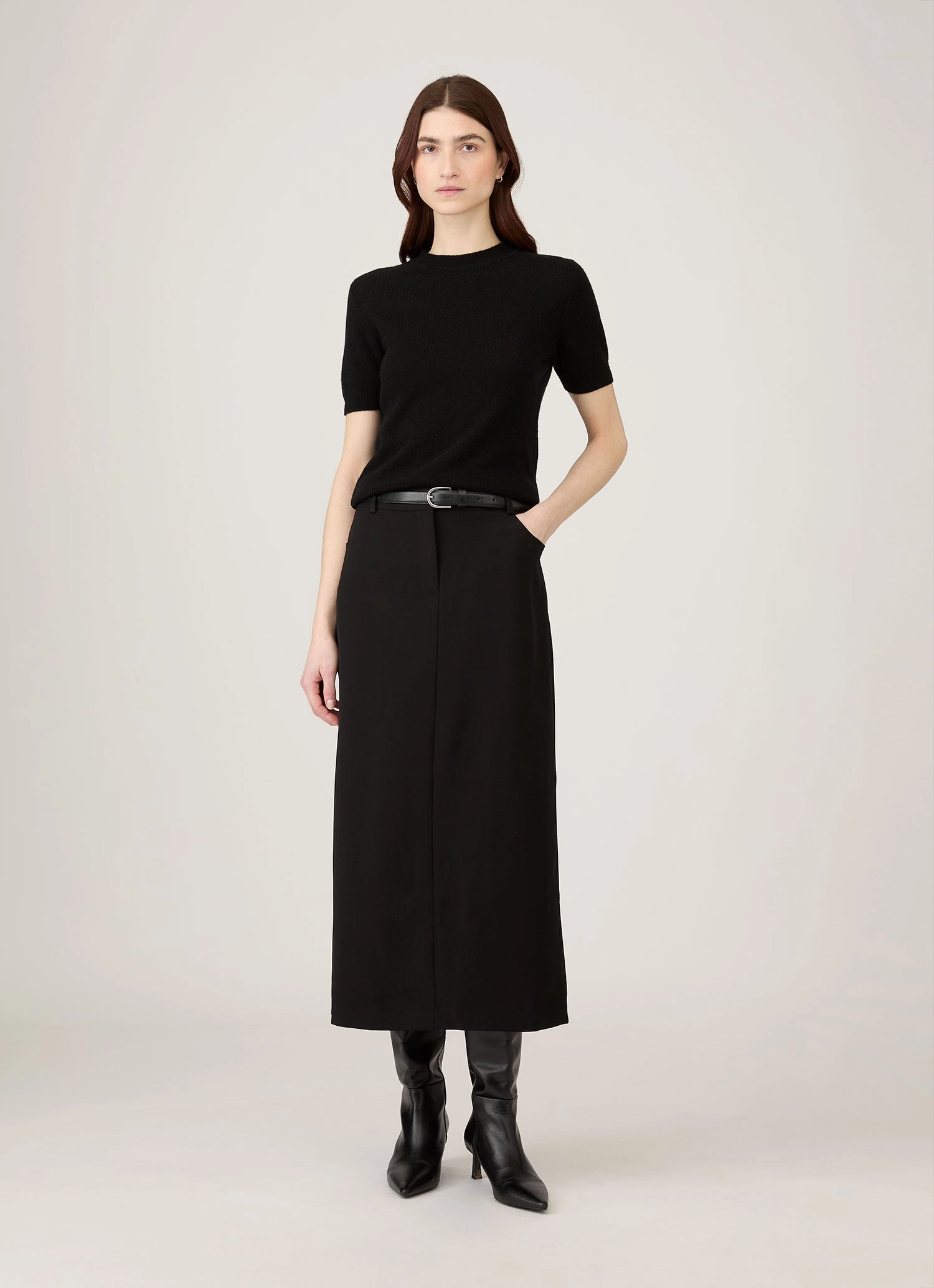 Relaxed Comfort Women's Cashmere T-Shirt in Black