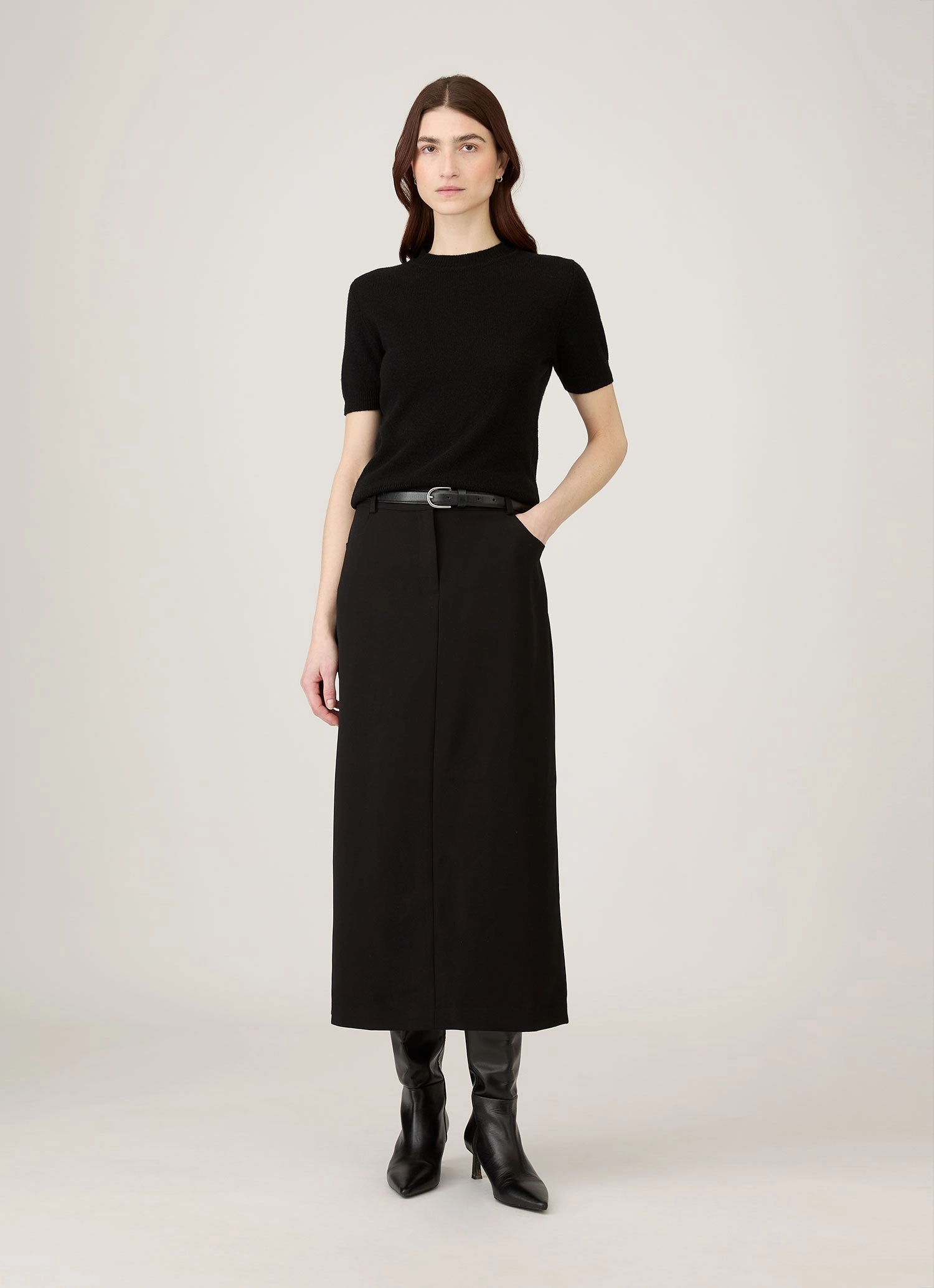 Relaxed Comfort Women's Cashmere T-Shirt in Black