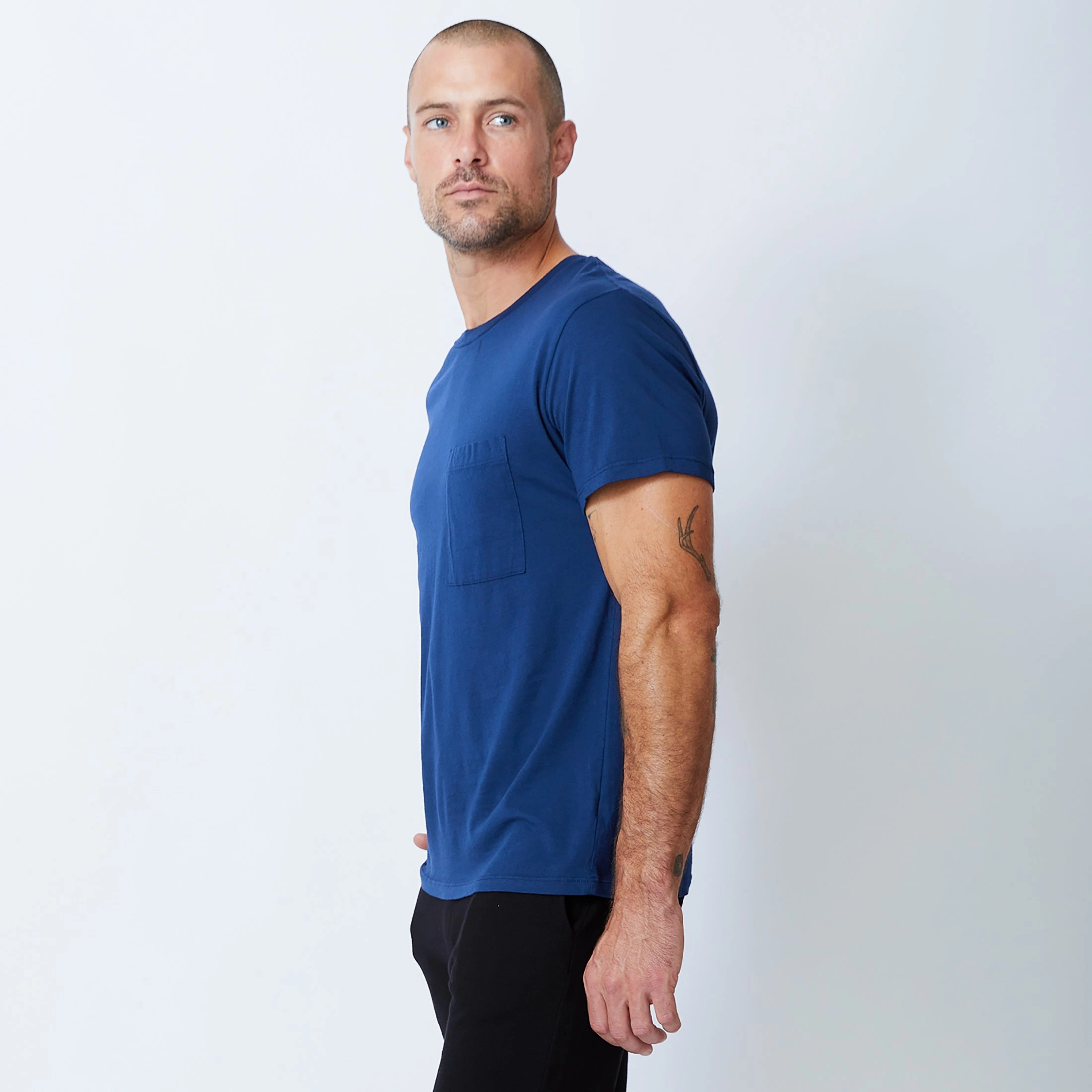 Relaxed Pocket Crew Versatile Chic Edge