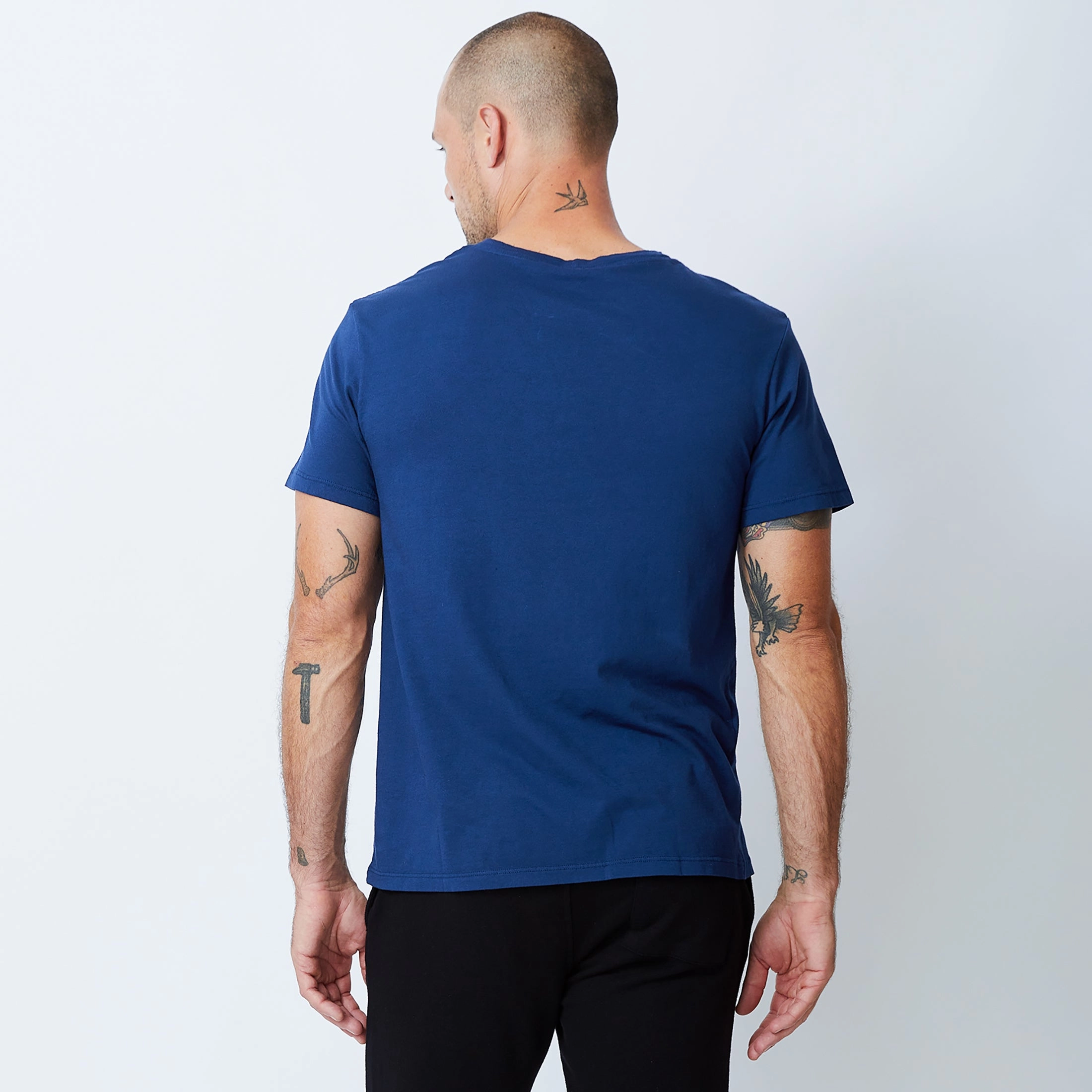 Relaxed Pocket Crew Versatile Chic Edge