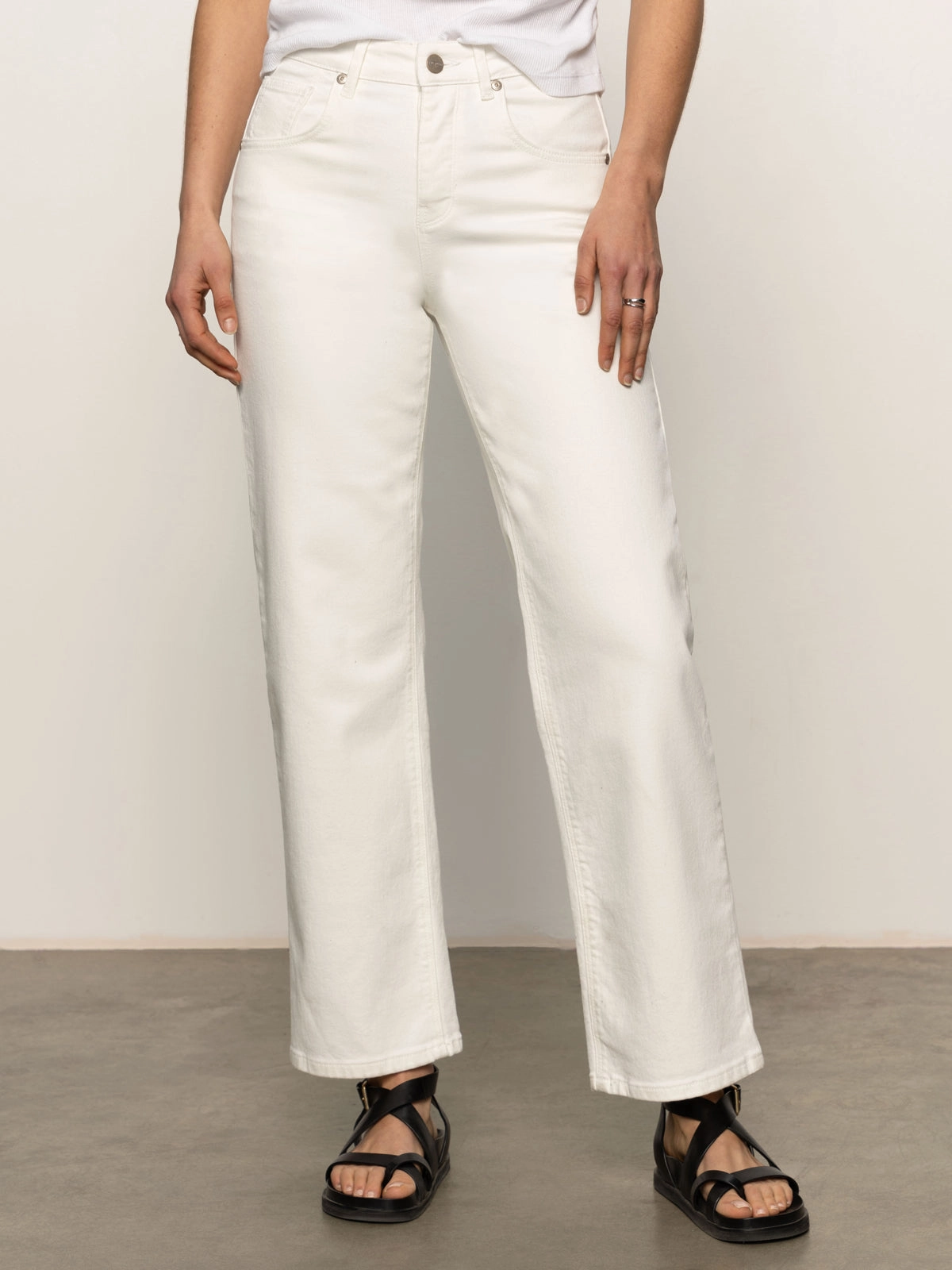 Soleil 90's Straight High Rise Jeans White Stretch Comfort