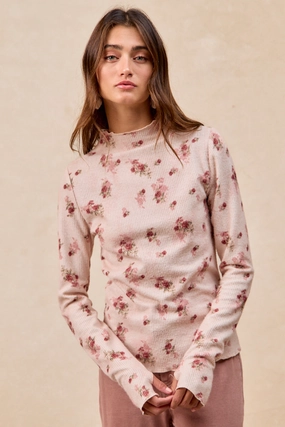 Clean Edge IT4077S-07 | HIGH NECKLINE TEXTUR FLORAL PRINTED TOP WITH THUMB