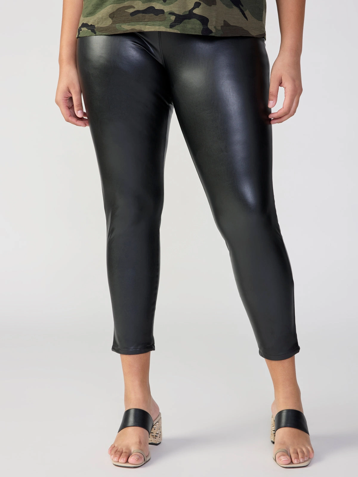 Runway Semi High Rise Legging Slick Black Extended Sizing Professional Wear straight type