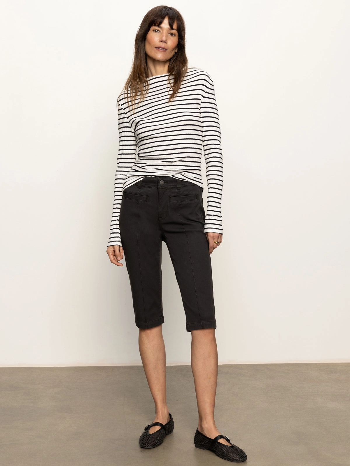 Sculpted Decks High Rise Capri Pant Black Relaxed Fit