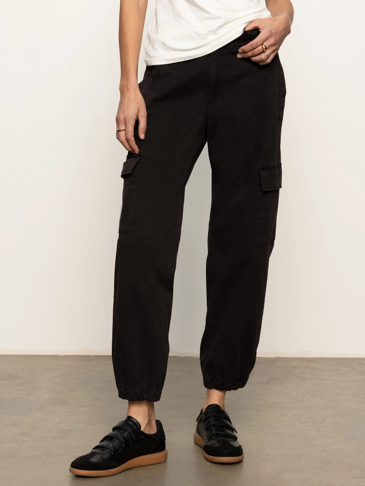 Take Over Jogger Mid-Rise Pant Black Office Ready Slimming Fit