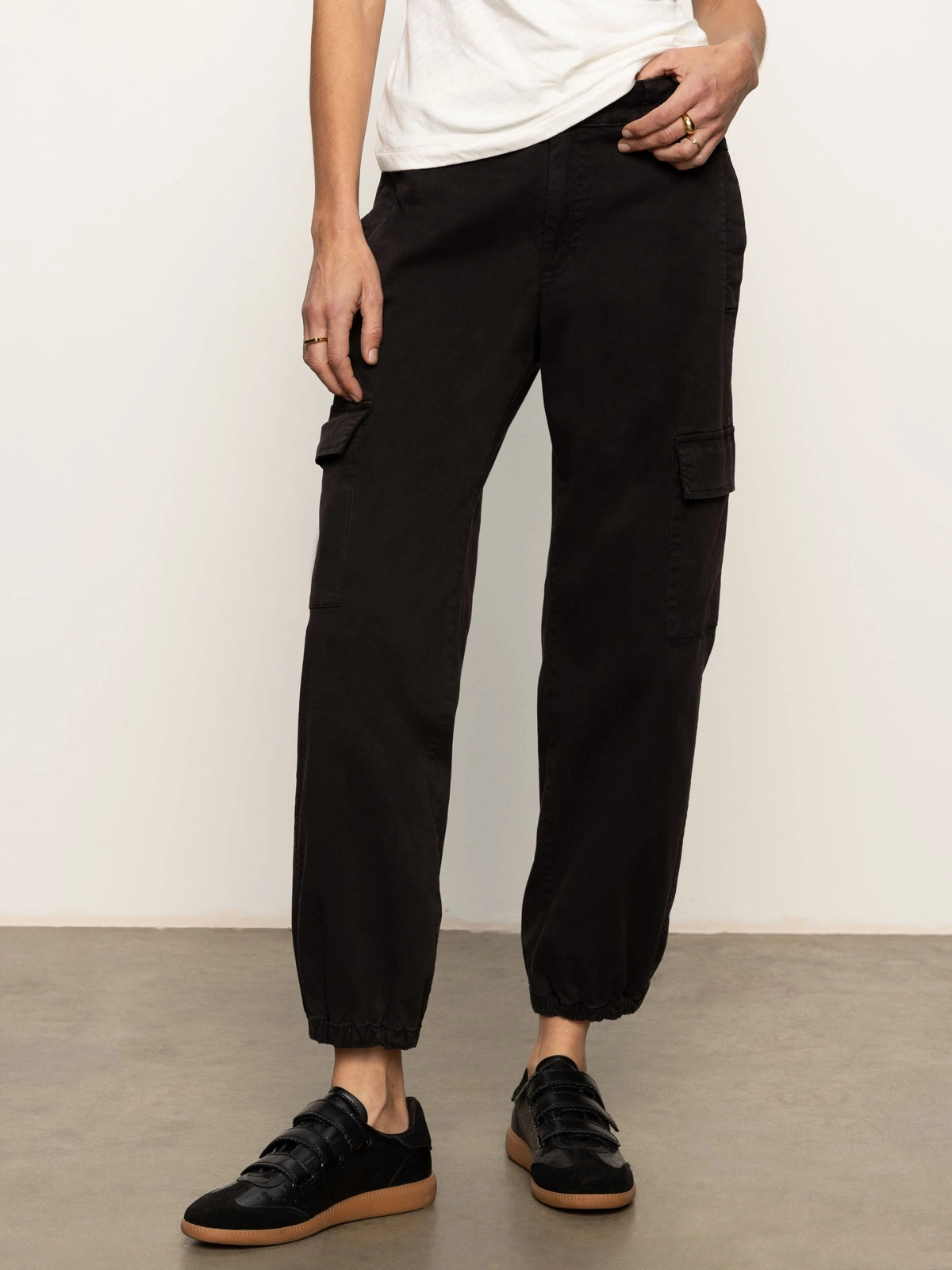 Cozy Warmth Take Over Jogger Mid-Rise Pant Black