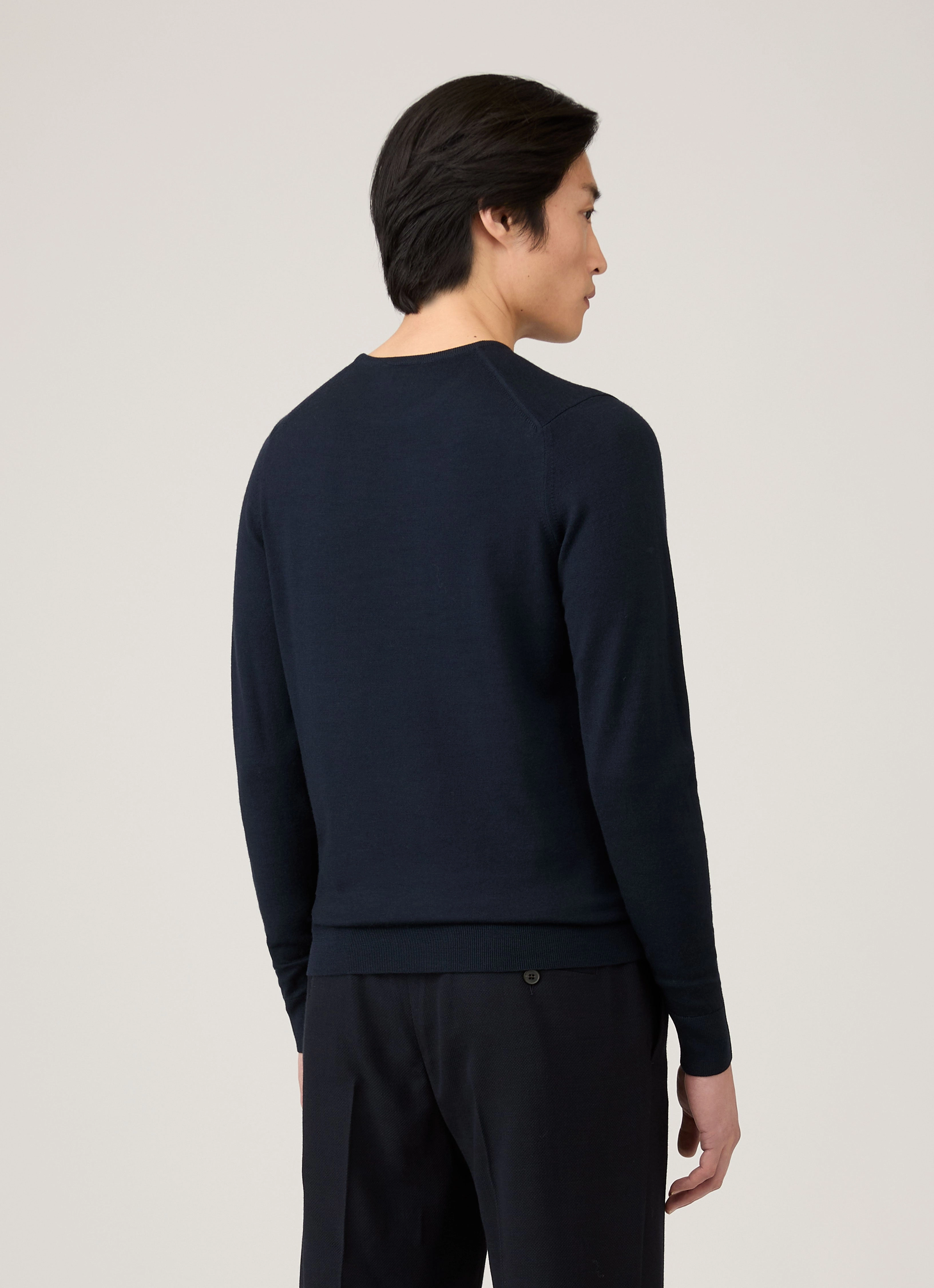 Short Sleek Men's Extra-Fine Merino Crew Neck in Navy