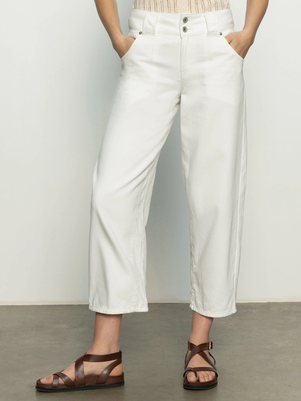 Side Car Semi High Rise Barrel Jeans Bleached White Tapered Look Plus-size option