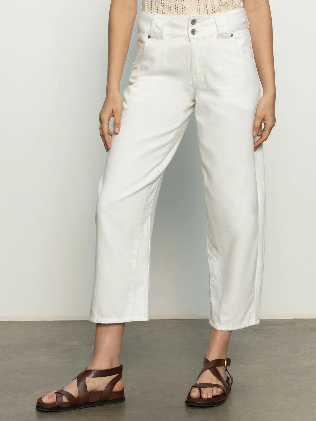 Side Car Semi High Rise Barrel Jeans Bleached White Timeless Mood